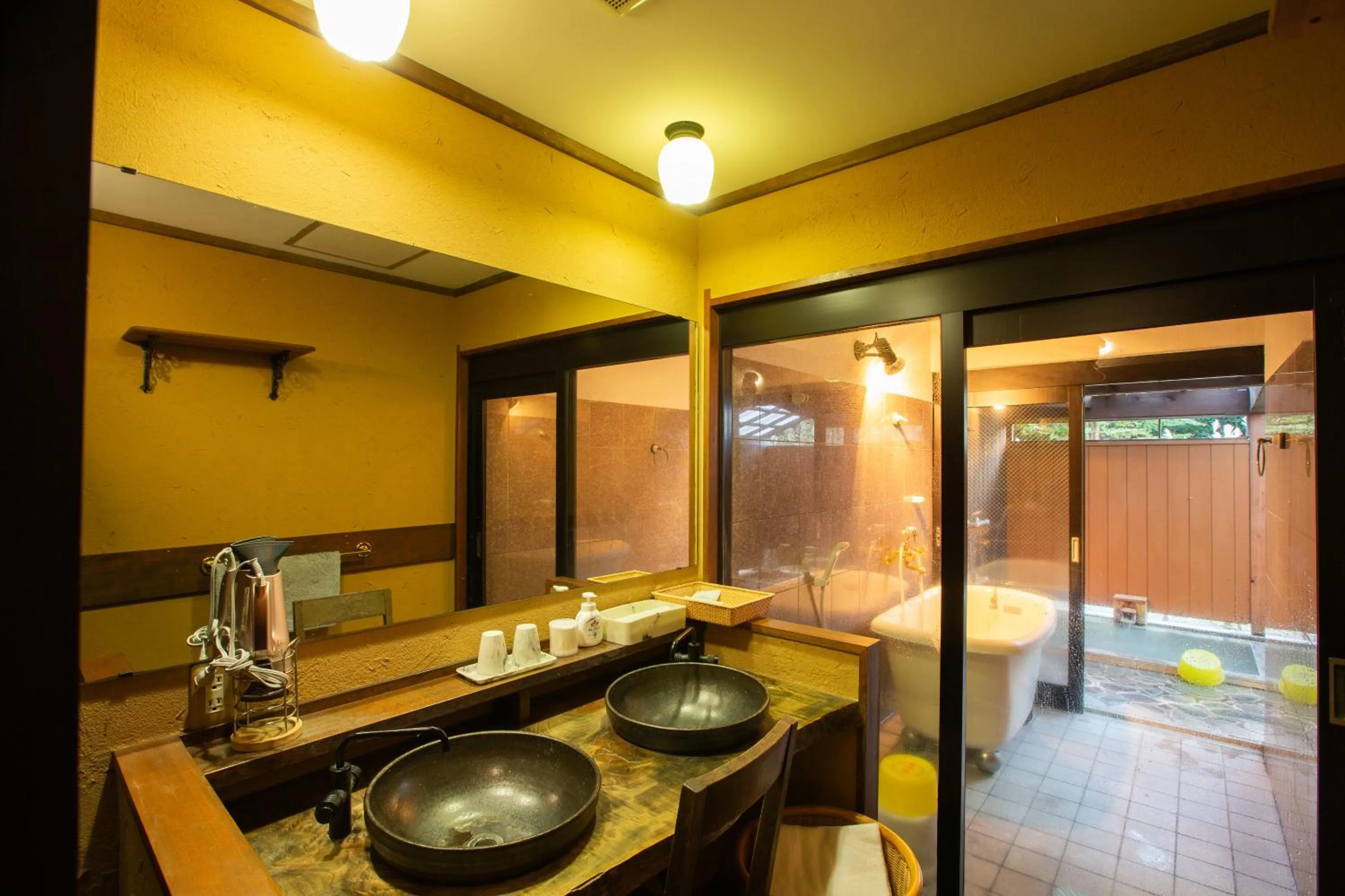 Shower in Kinokuniya Ryokan