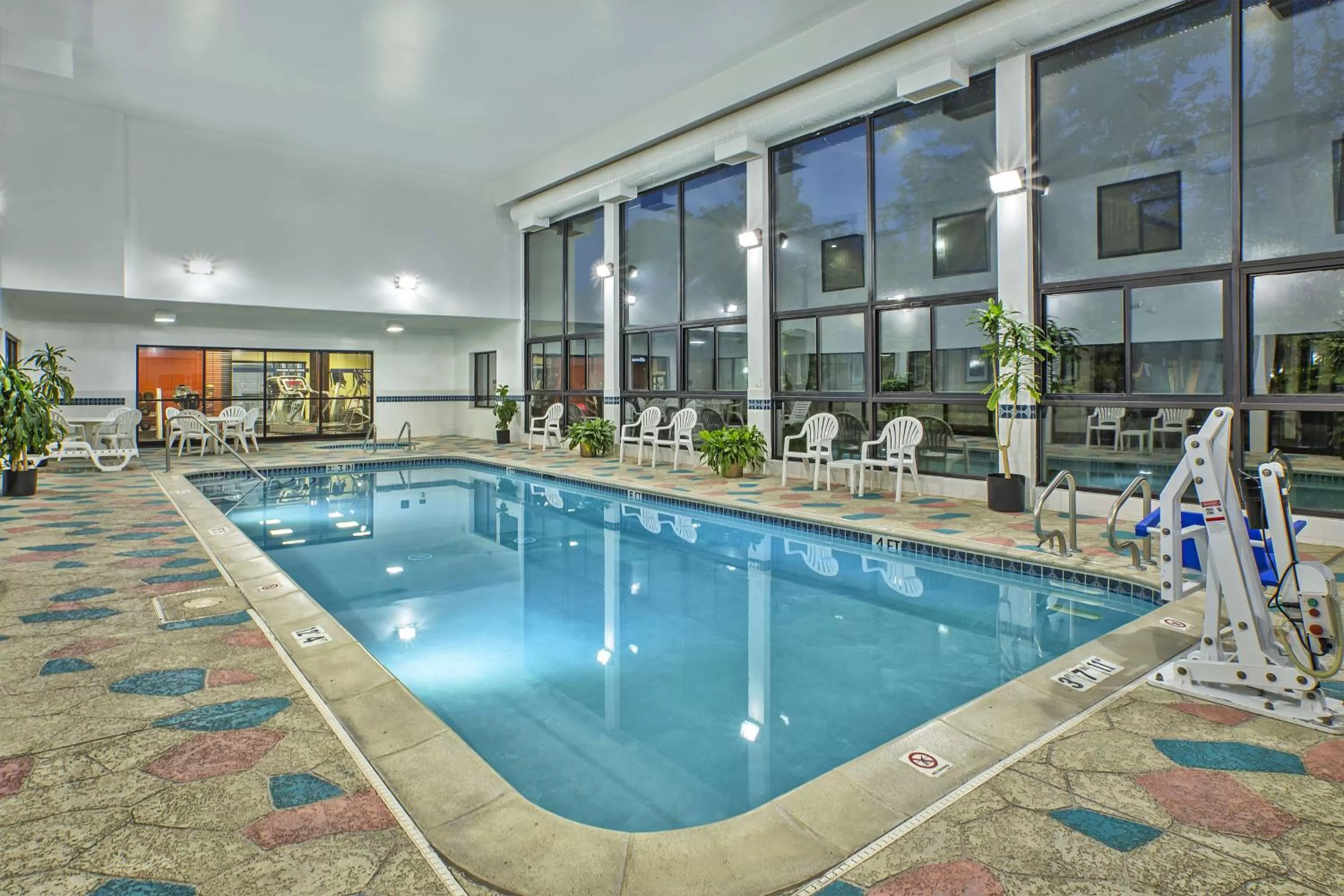 Pool view in Hampton Inn Detroit/Belleville-Airport Area