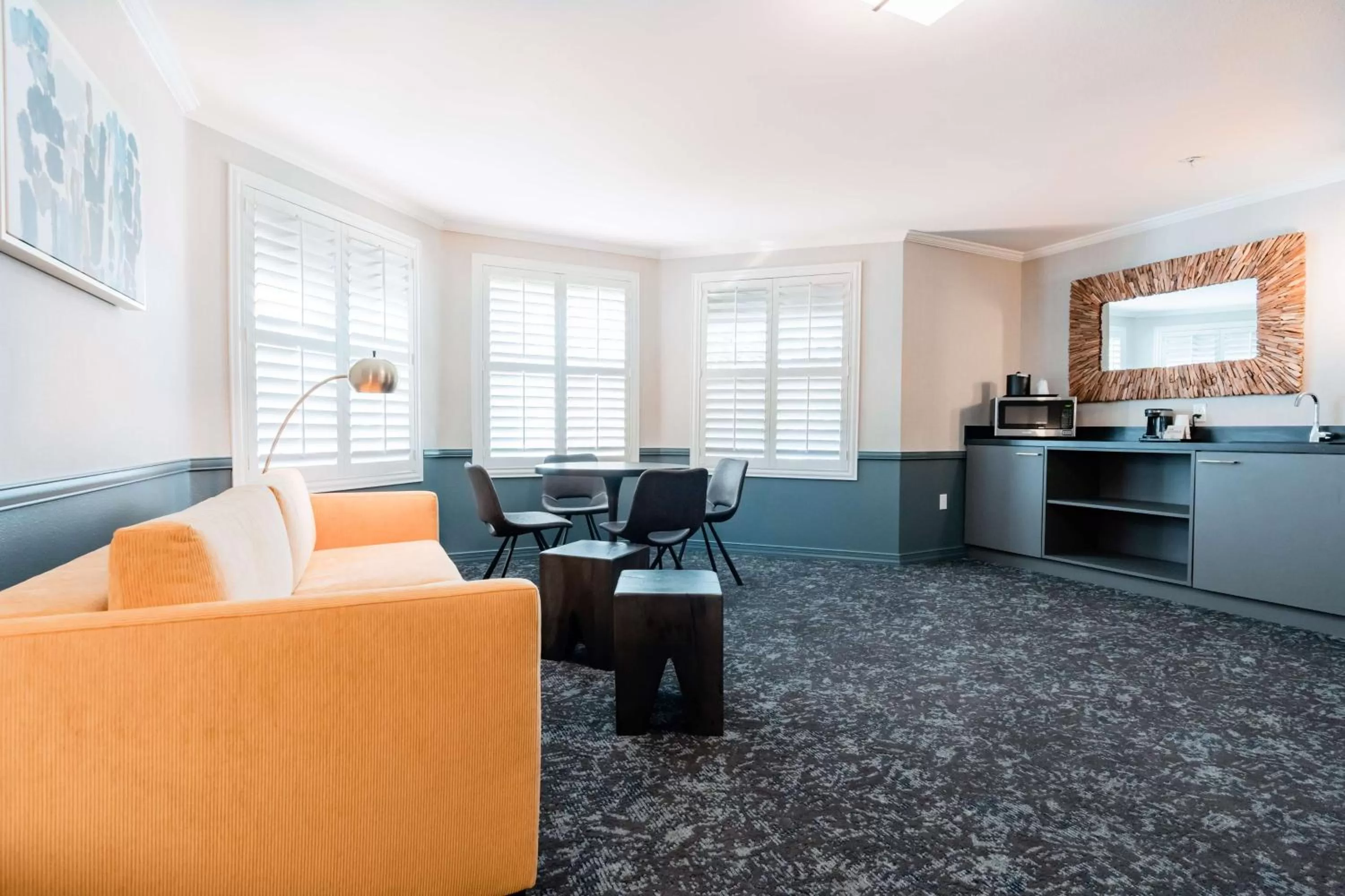 Living room in Hotel NoBo Cascade, Tapestry Collection by Hilton