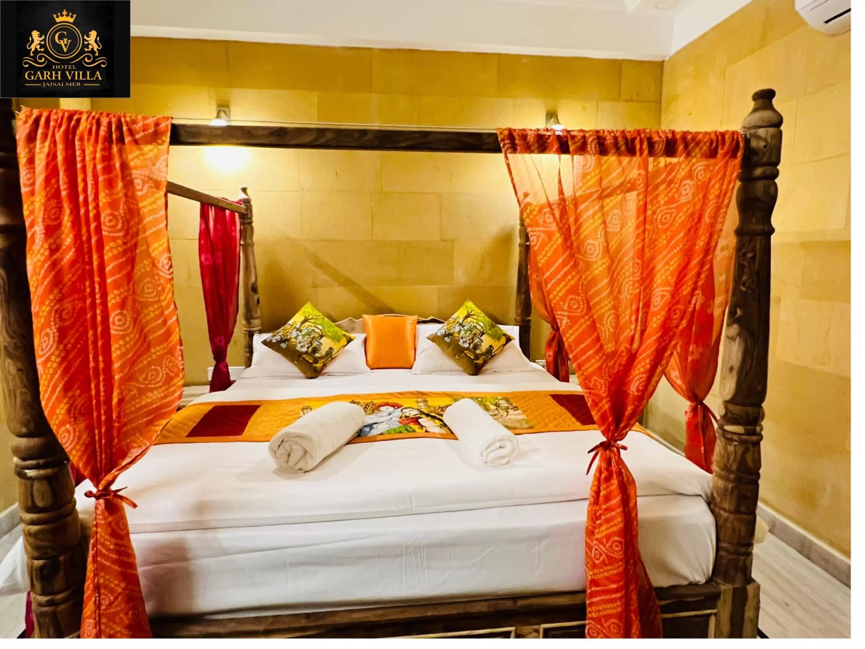 Property building, Bed in Hotel Garh Vila