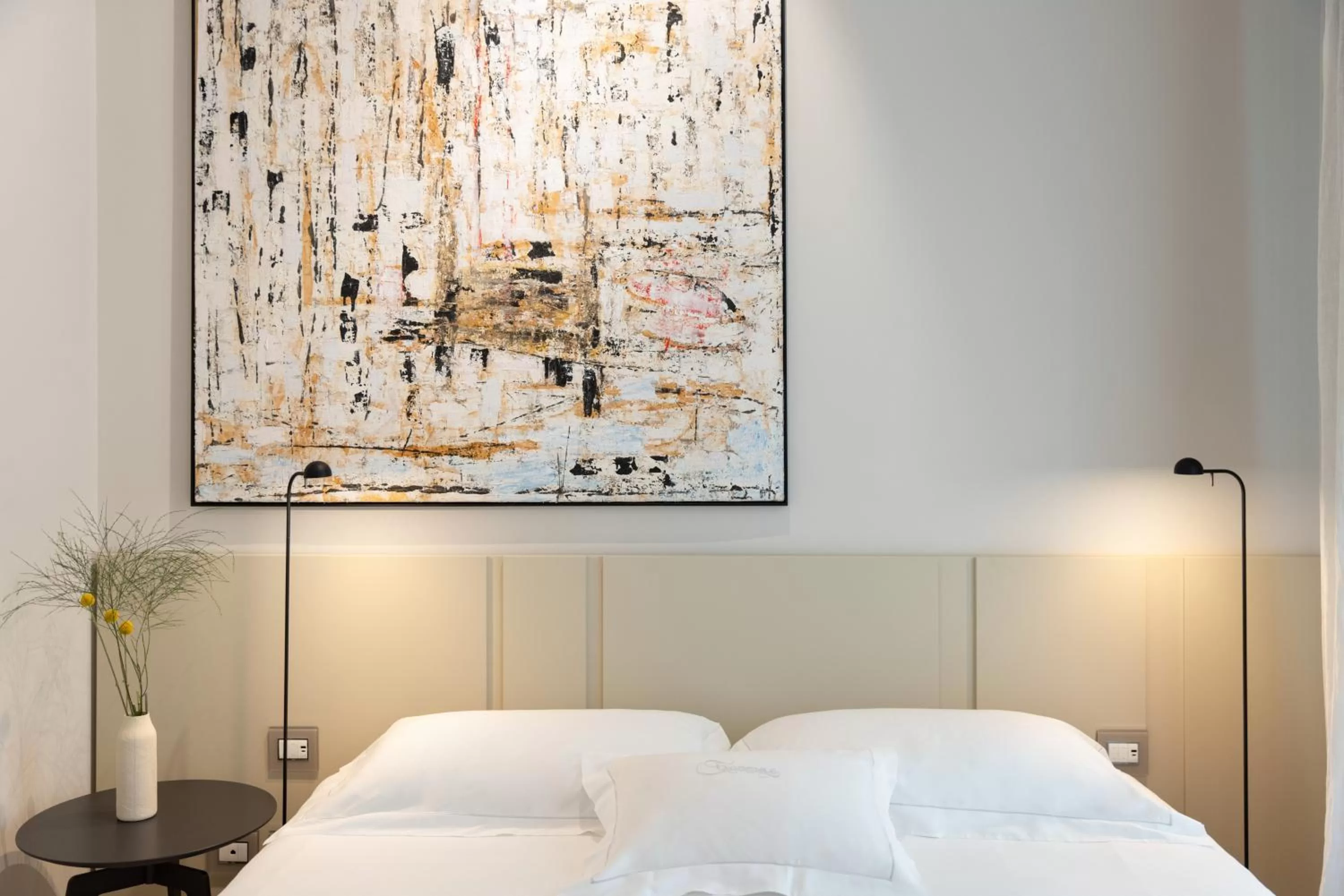 Bed in Taodomus Boutique Hotel