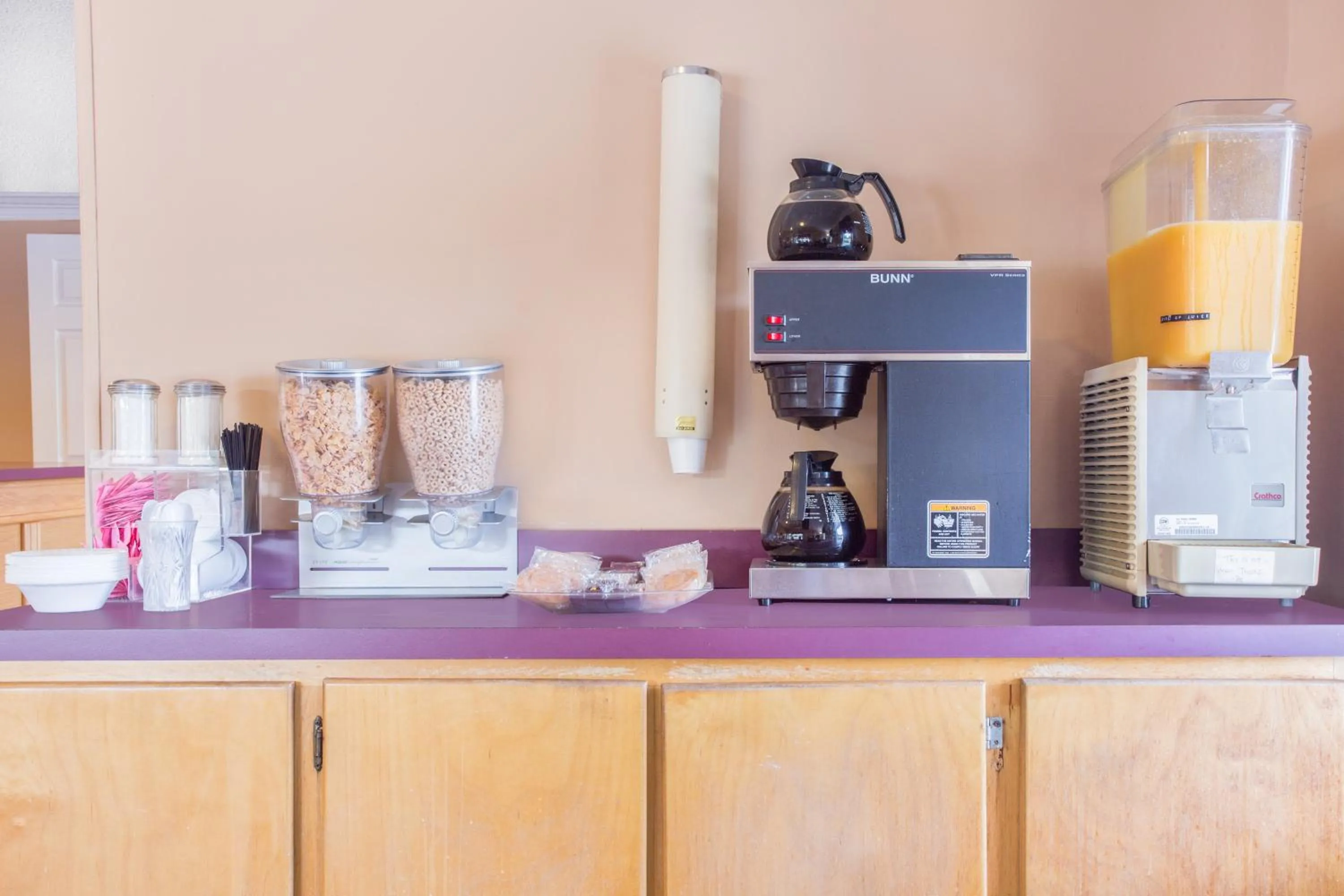 Food in Knights Inn - Augusta