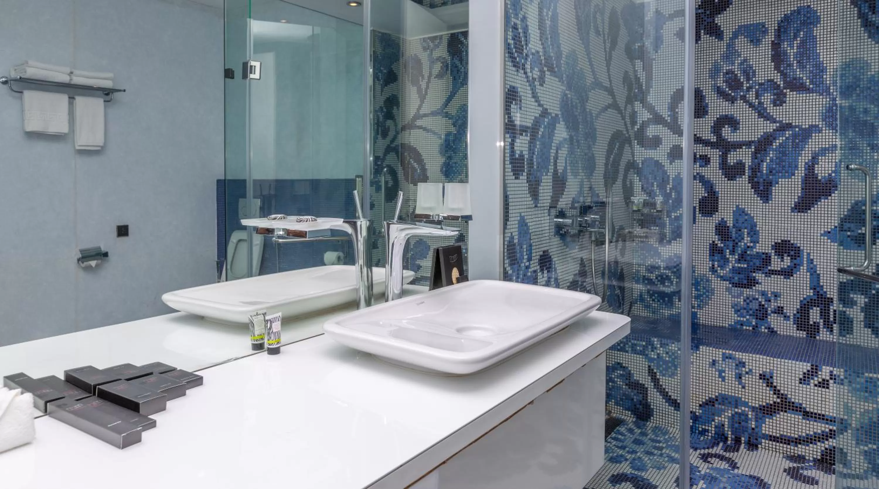 Bathroom in Ezdan Hotel West Bay