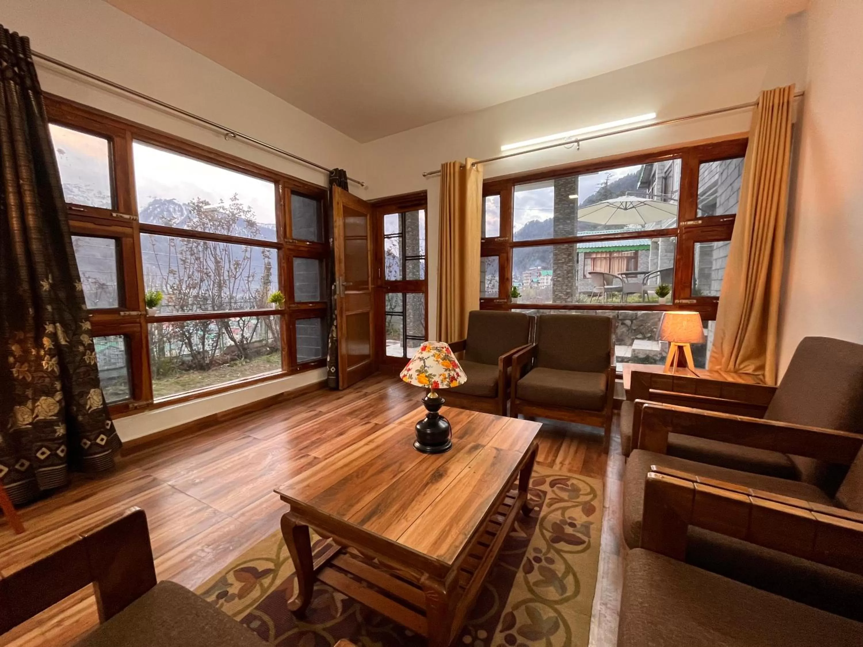 Seating Area in Nomad 2 Bedroom independent Luxury Cottages