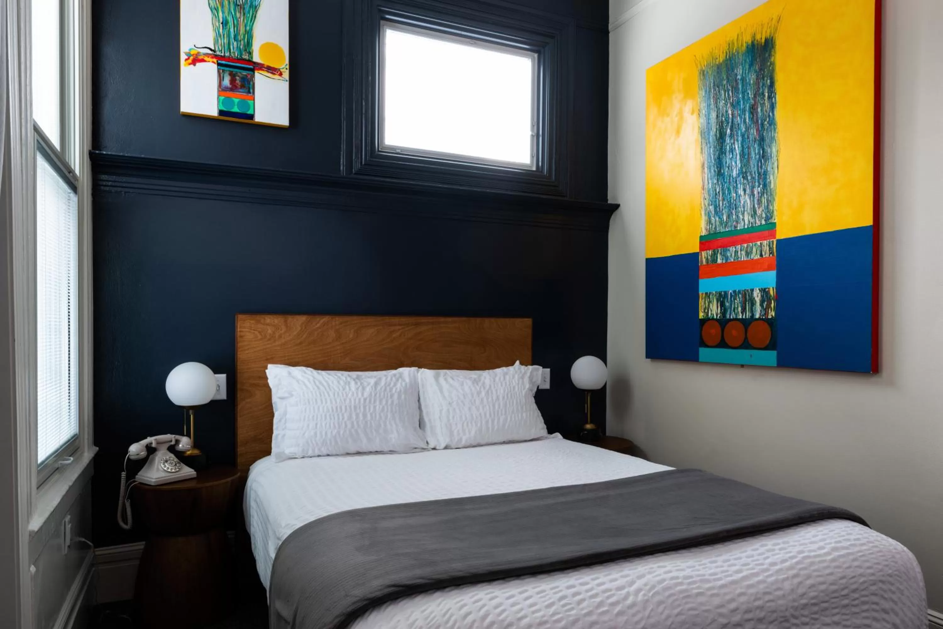 Bedroom, Bed in The Metro Hotel