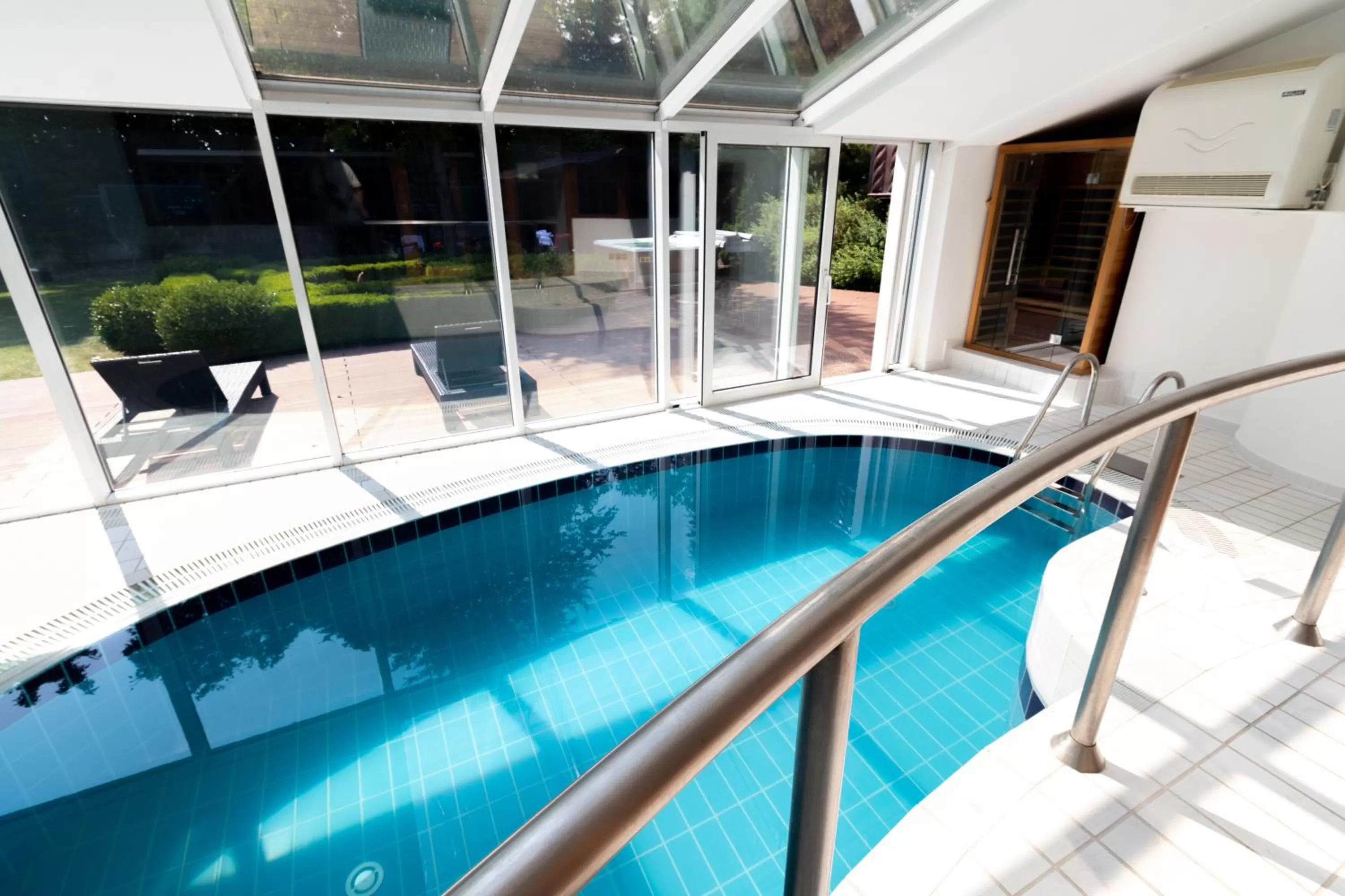 Swimming Pool in Lovecká Bašta