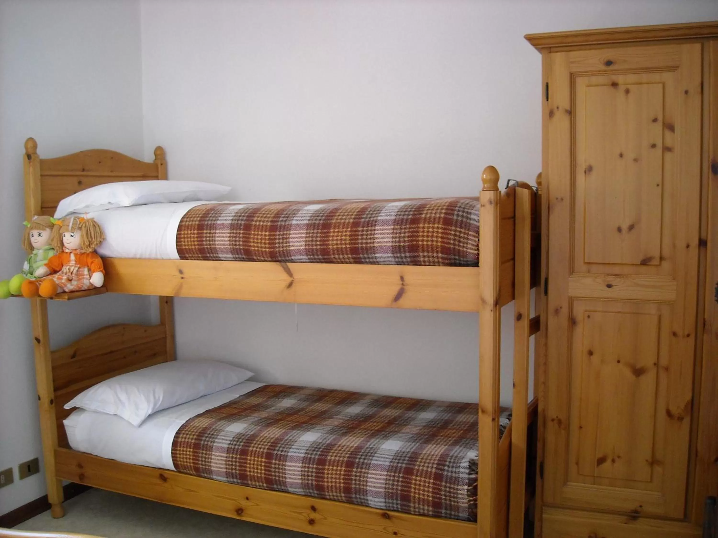 bunk bed, Bed in Al Tajol