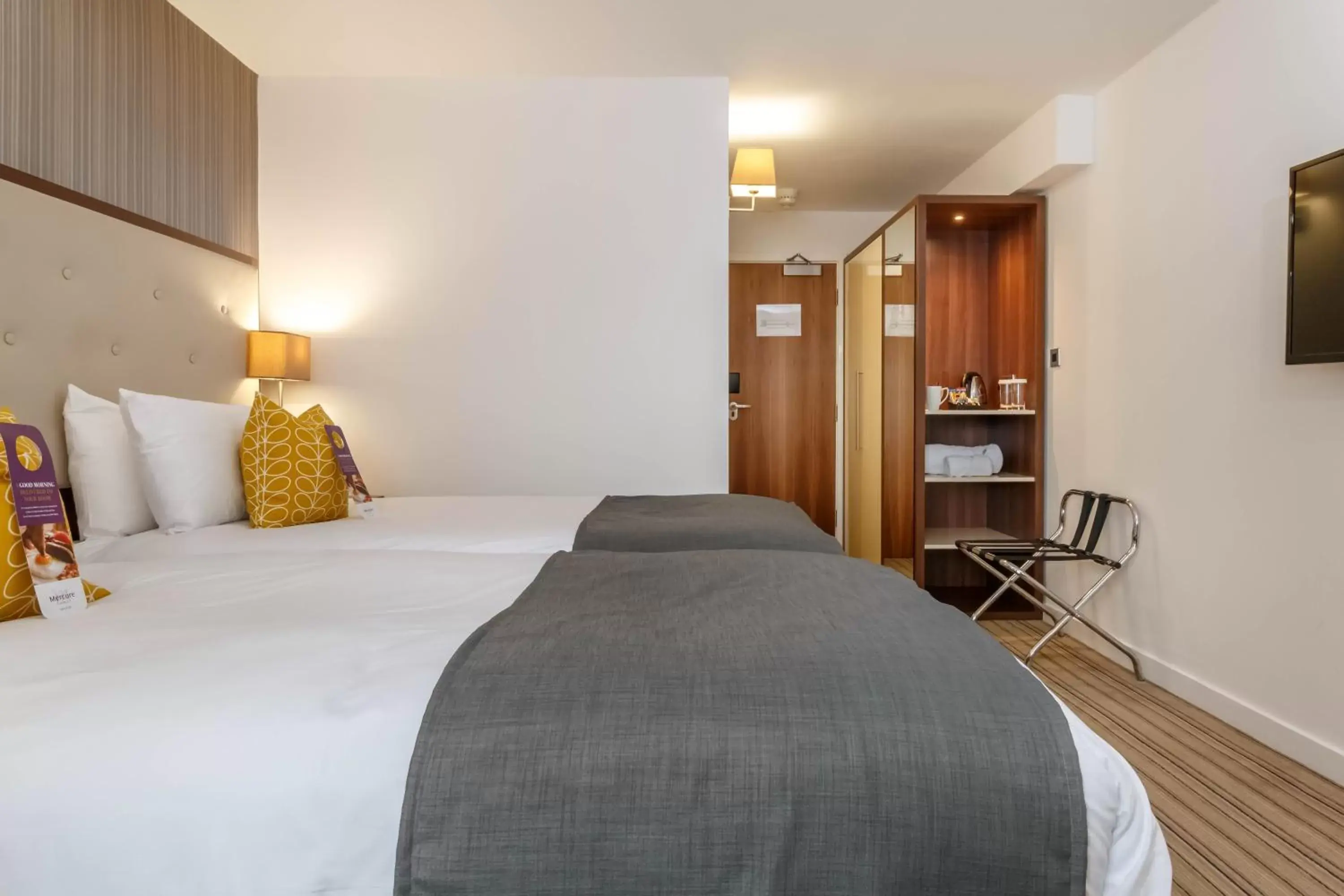Classic Twin Room in Garner Hotel Preston Samlesbury by IHG Classic Twin Room in Garner Hotel Preston Samlesbury by IHG