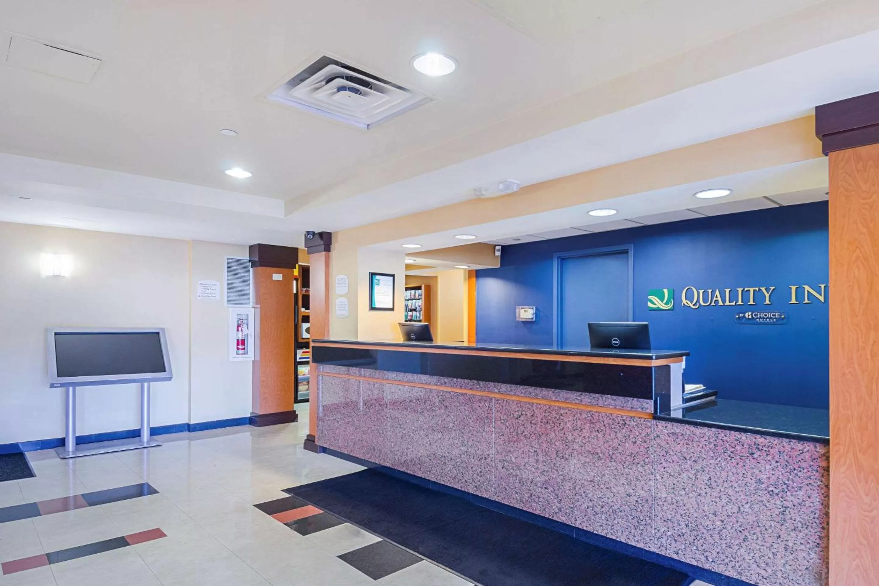 Lobby or reception in Quality Inn Boston-Revere
