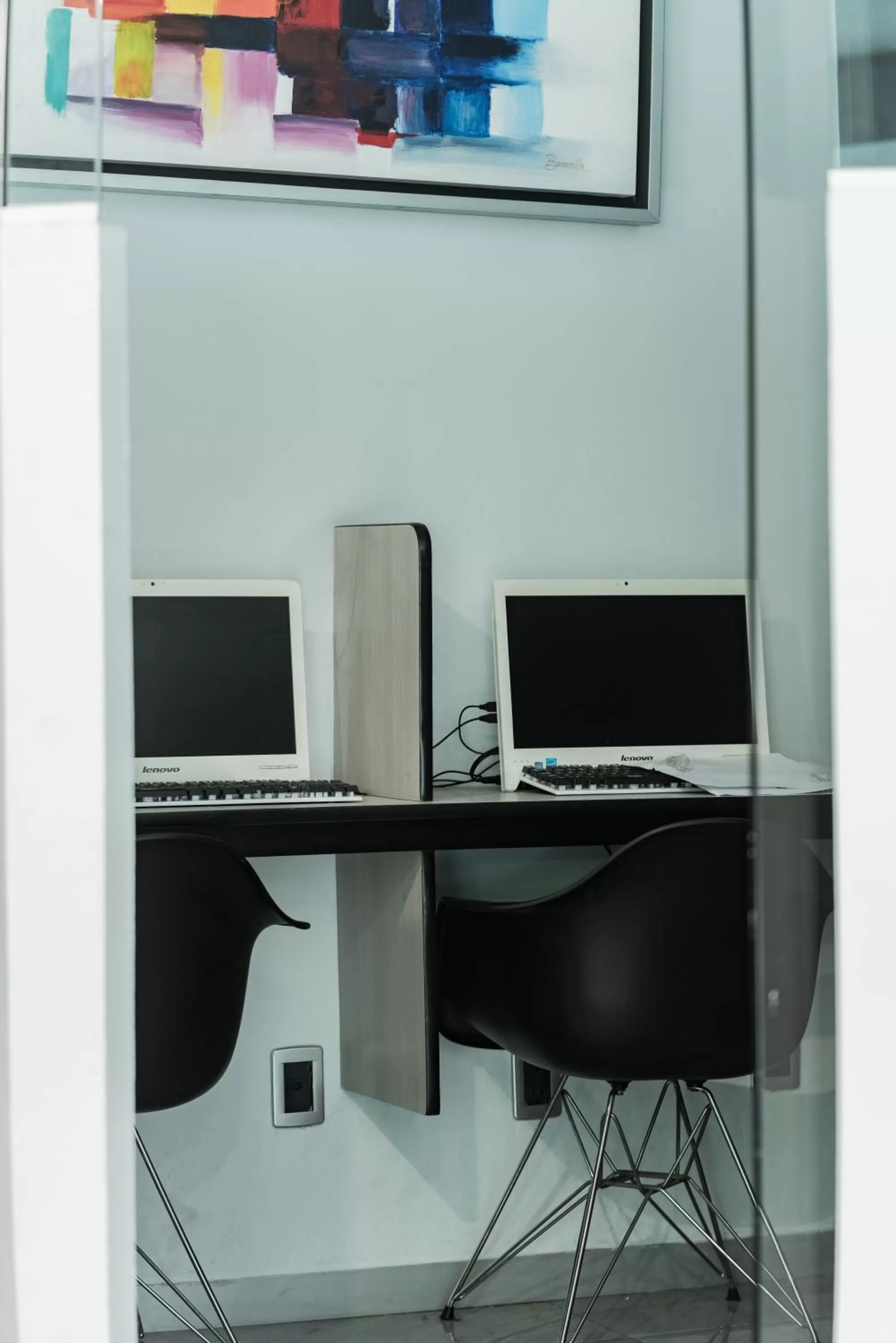 hair dresser in HOTEL LEMON GREEN -Zona Expo Frente al Centro de Convenciones