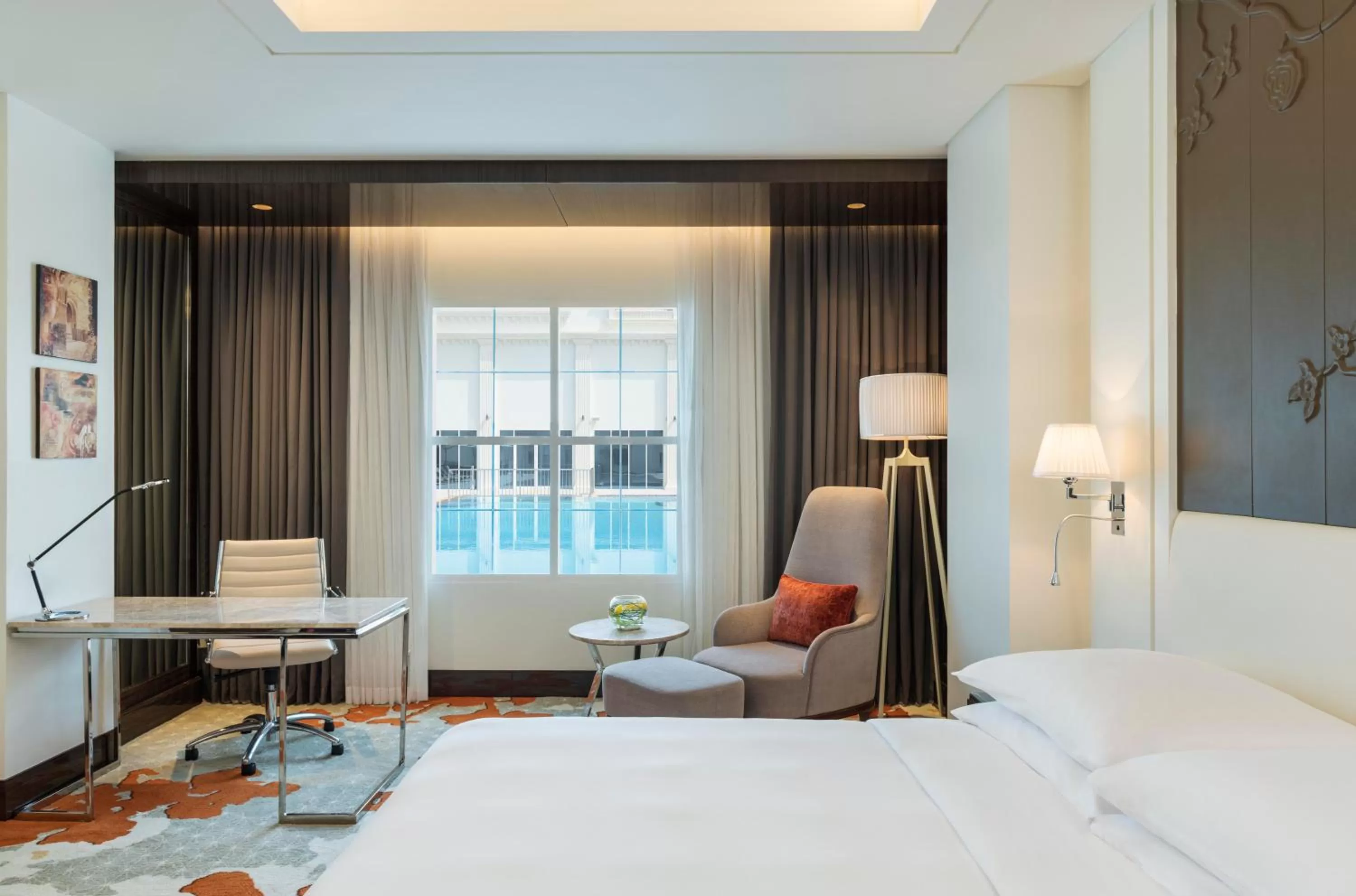 Bedroom, Bed in Radisson Blu Hotel, Ajman