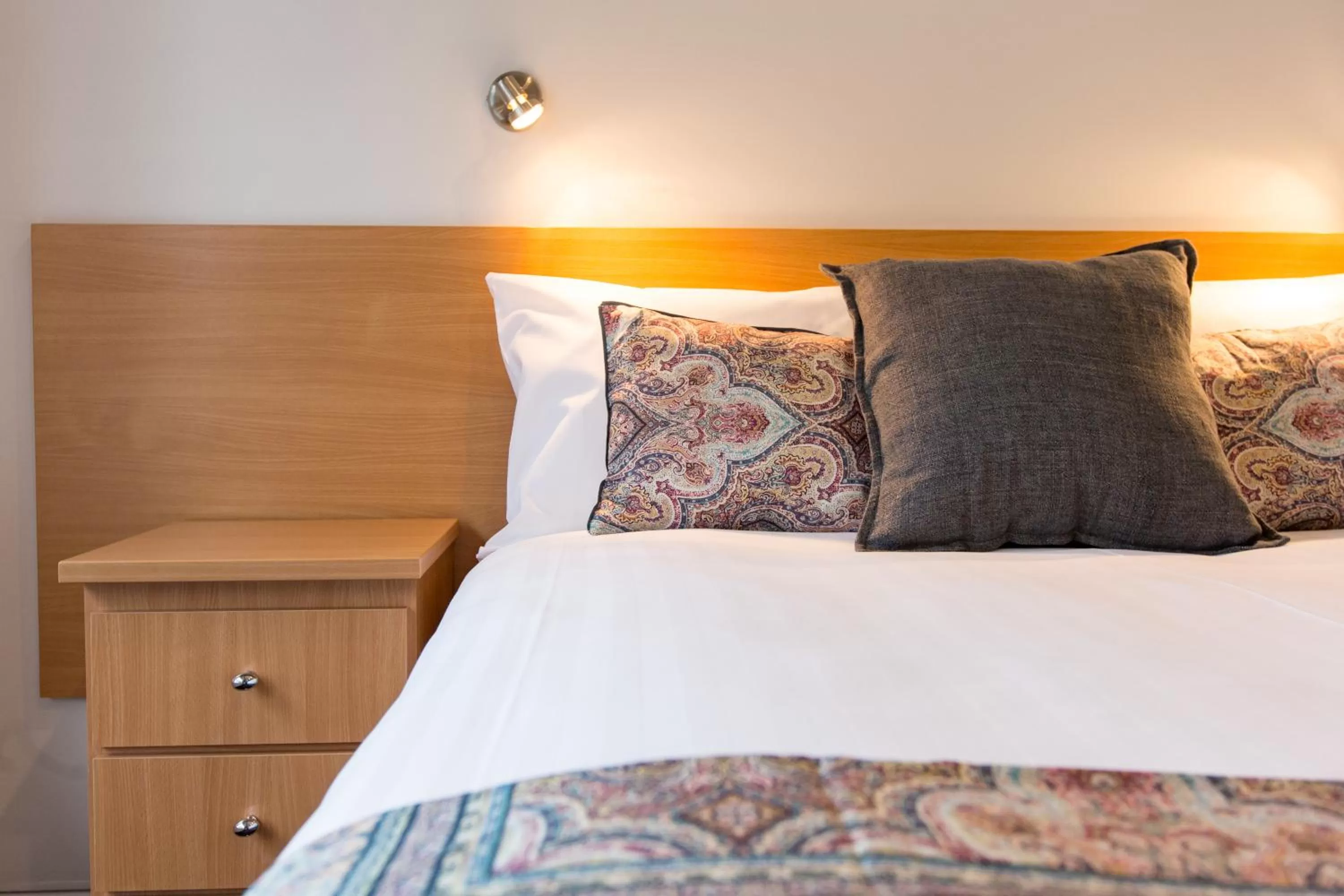 Bedroom, Bed in Fox on the Run - Motel Kilmore