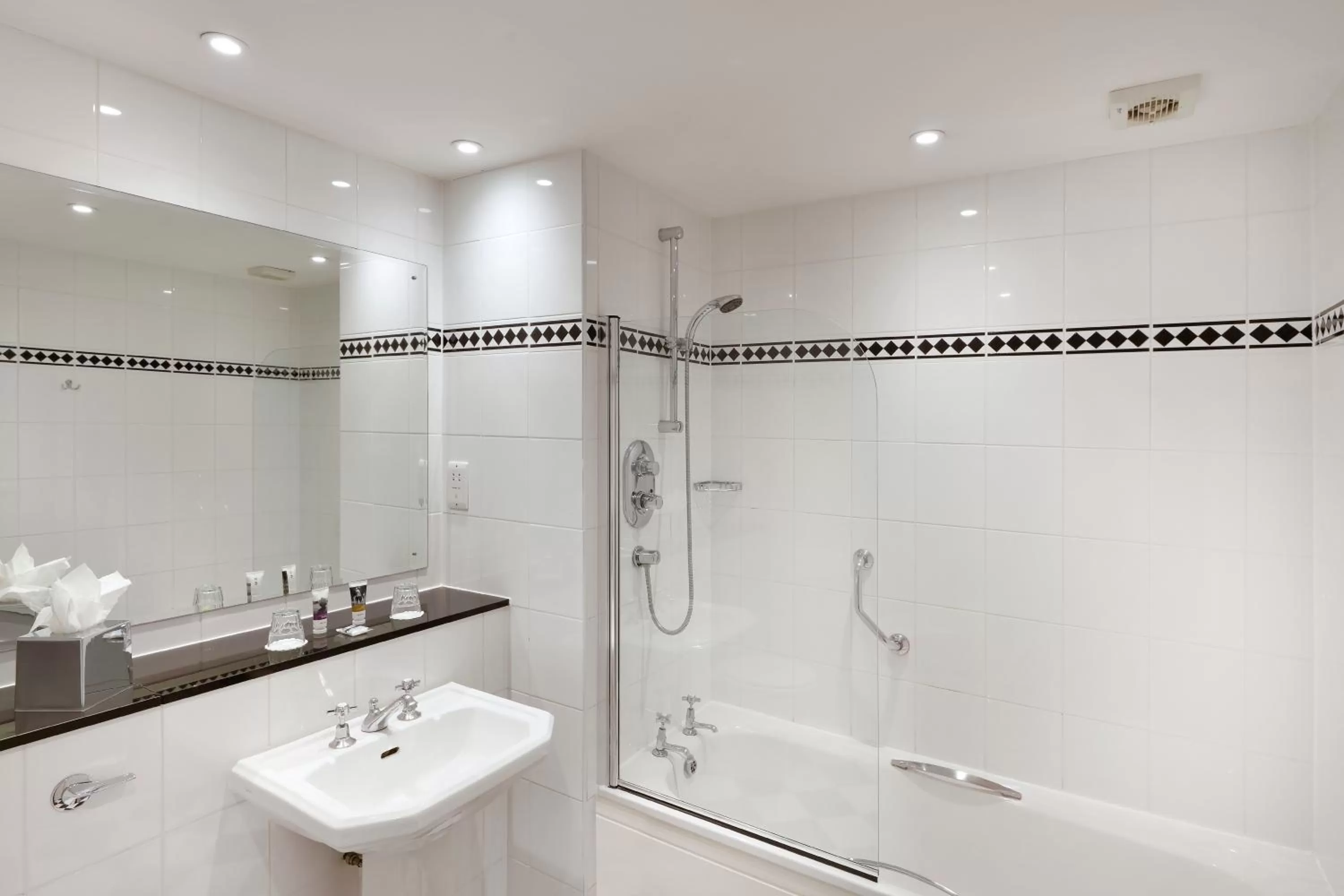 Toilet in Mercure Manchester Norton Grange Hotel & Spa