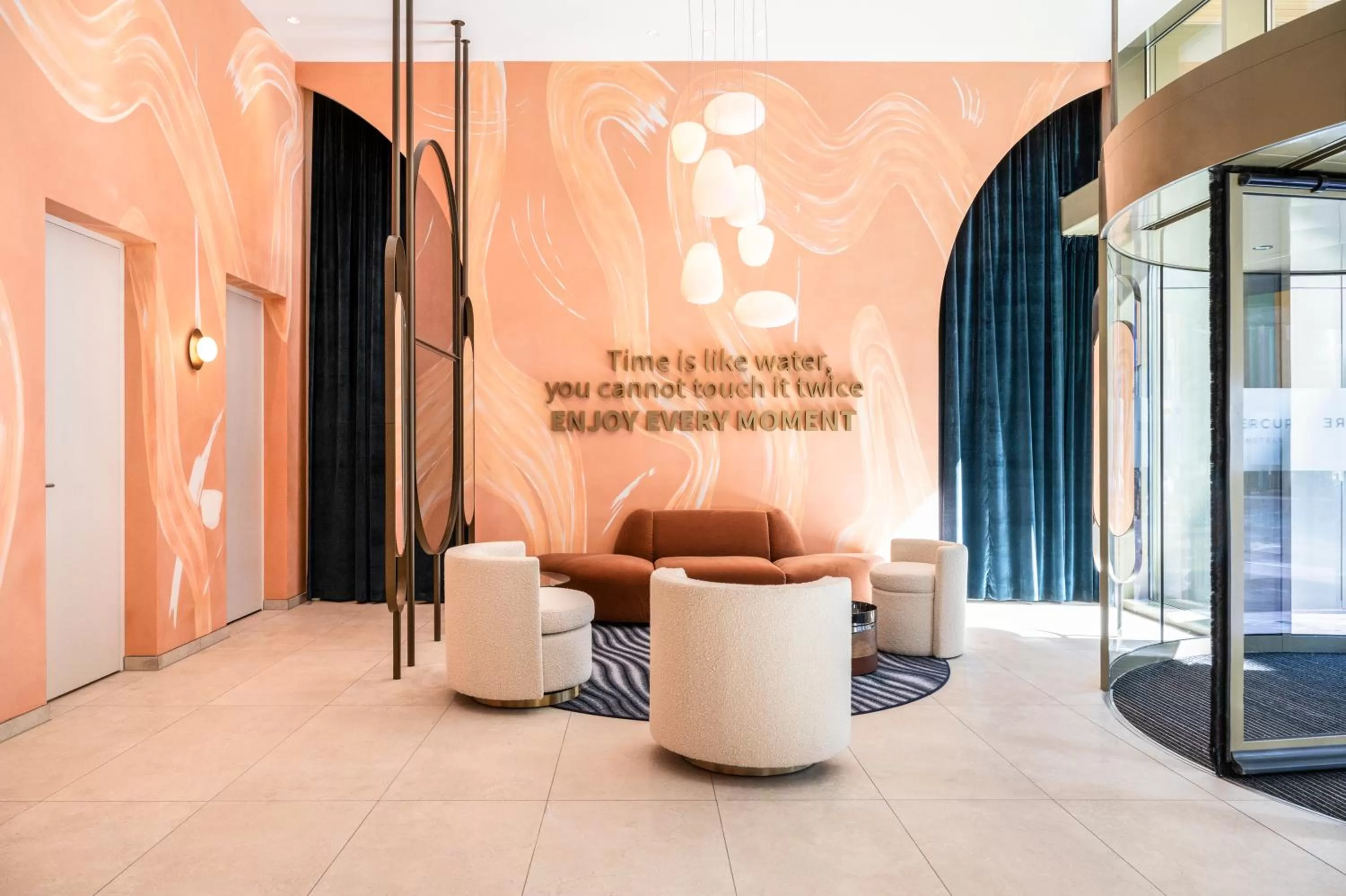 Lobby or reception in Mercure Amsterdam North Station