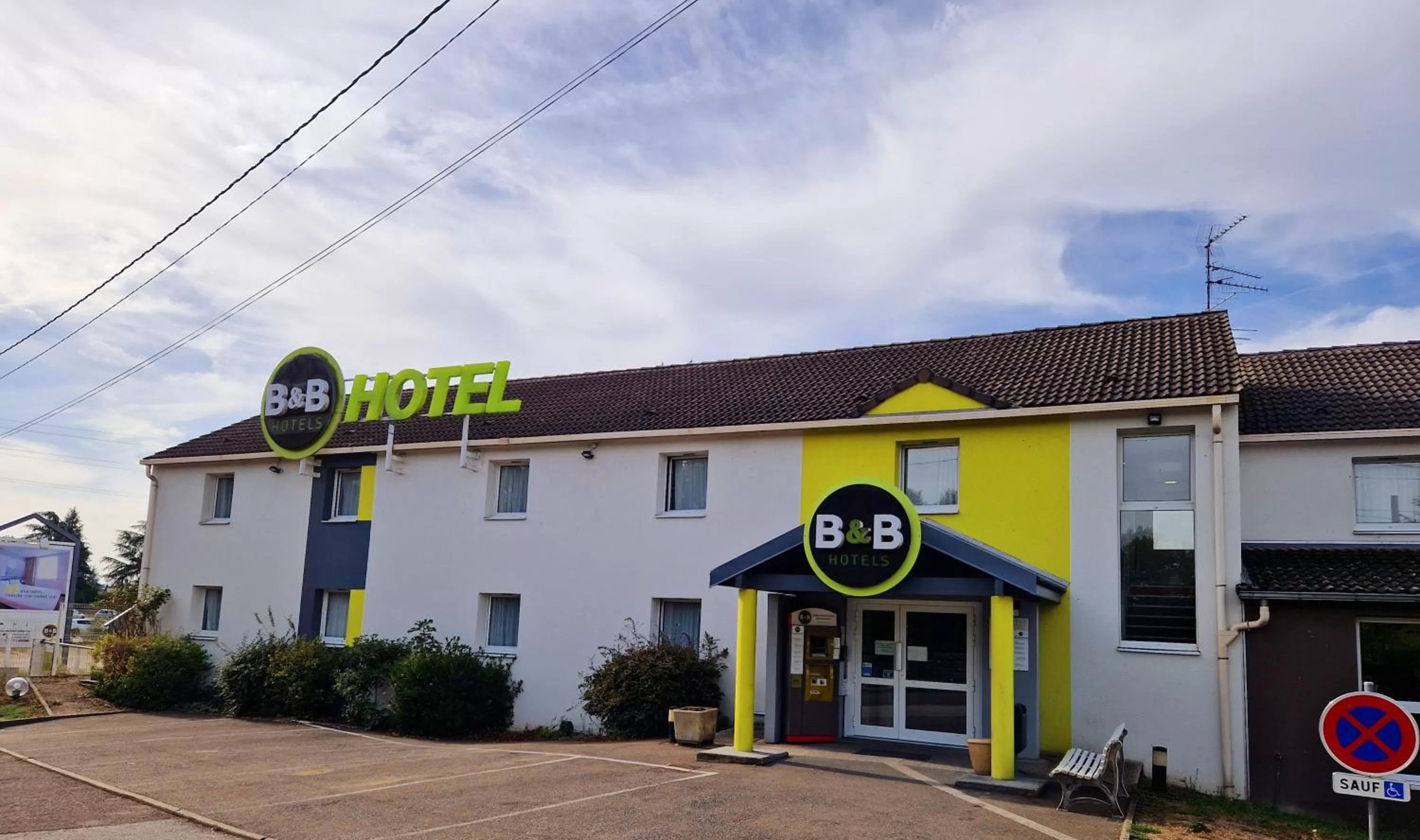 Property building in B&B HOTEL Chalon-Sur-Saone Sud
