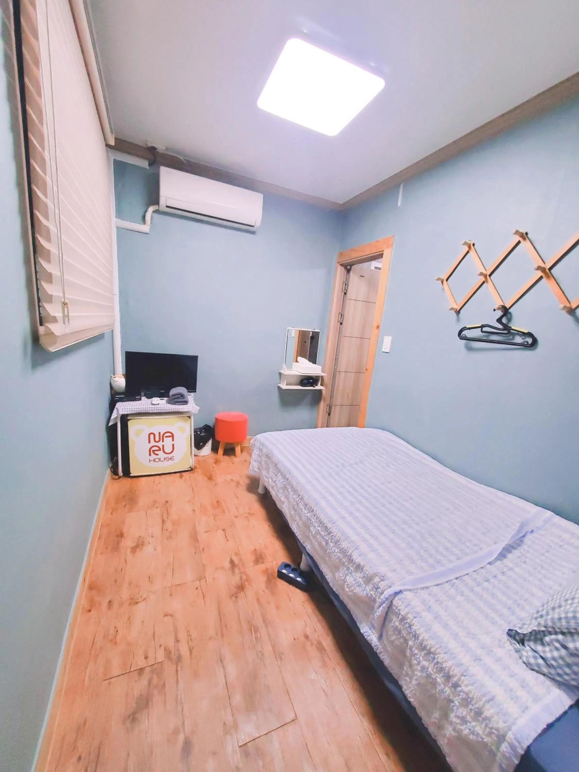Photo of the whole room, Bed in Naru Hostel Korea
