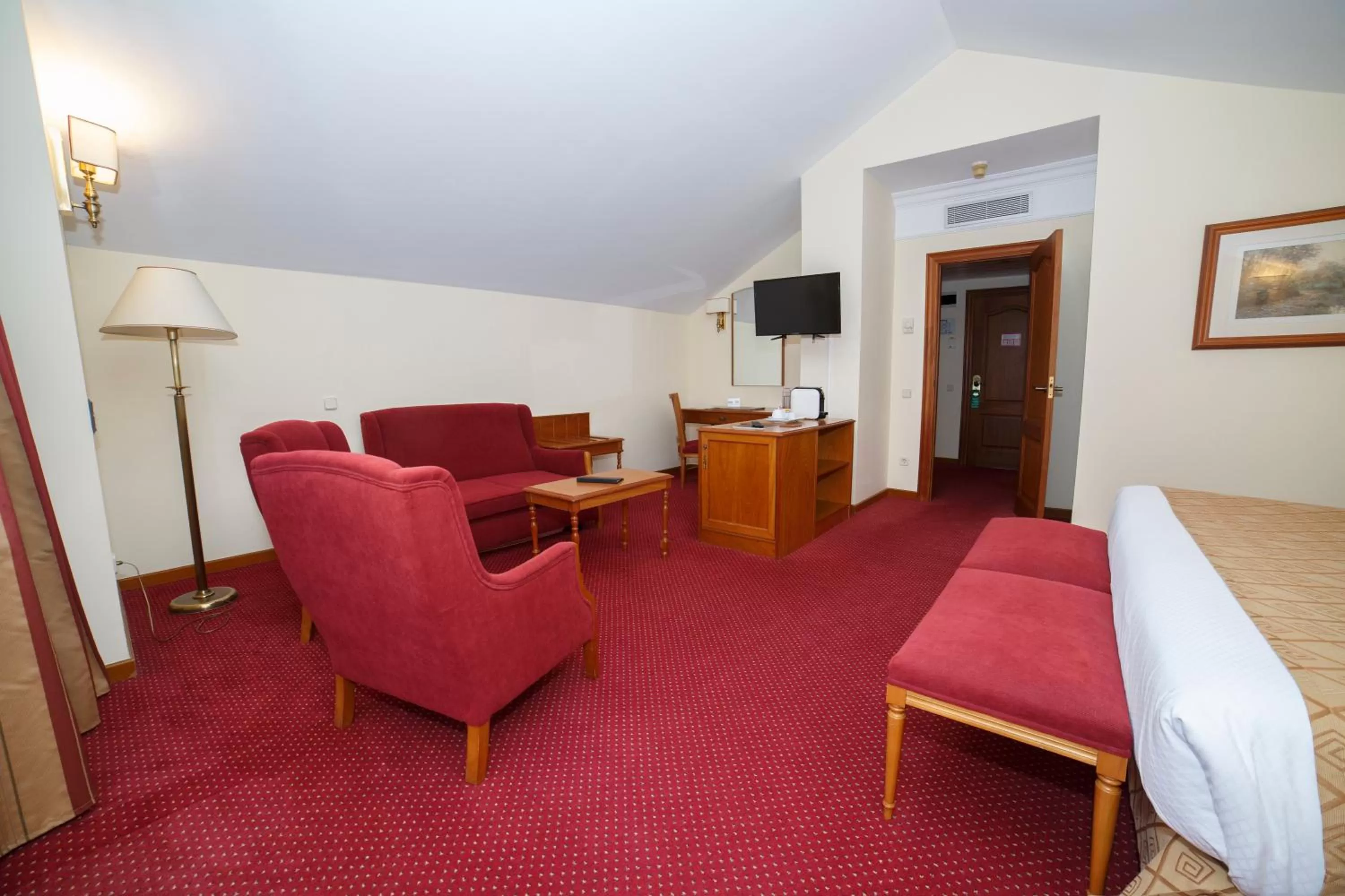 Photo of the whole room in Hotel Hoyuela