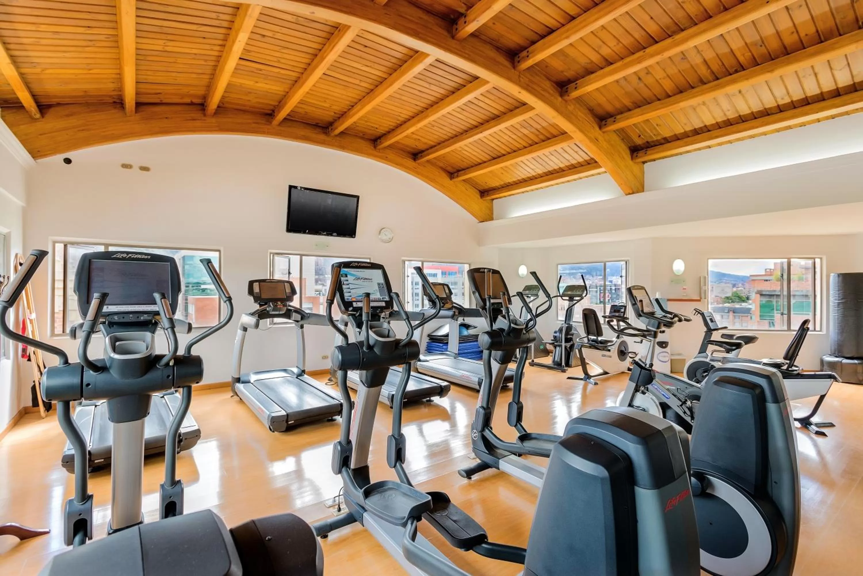 Fitness centre/facilities in Casa Dann Carlton Hotel & SPA