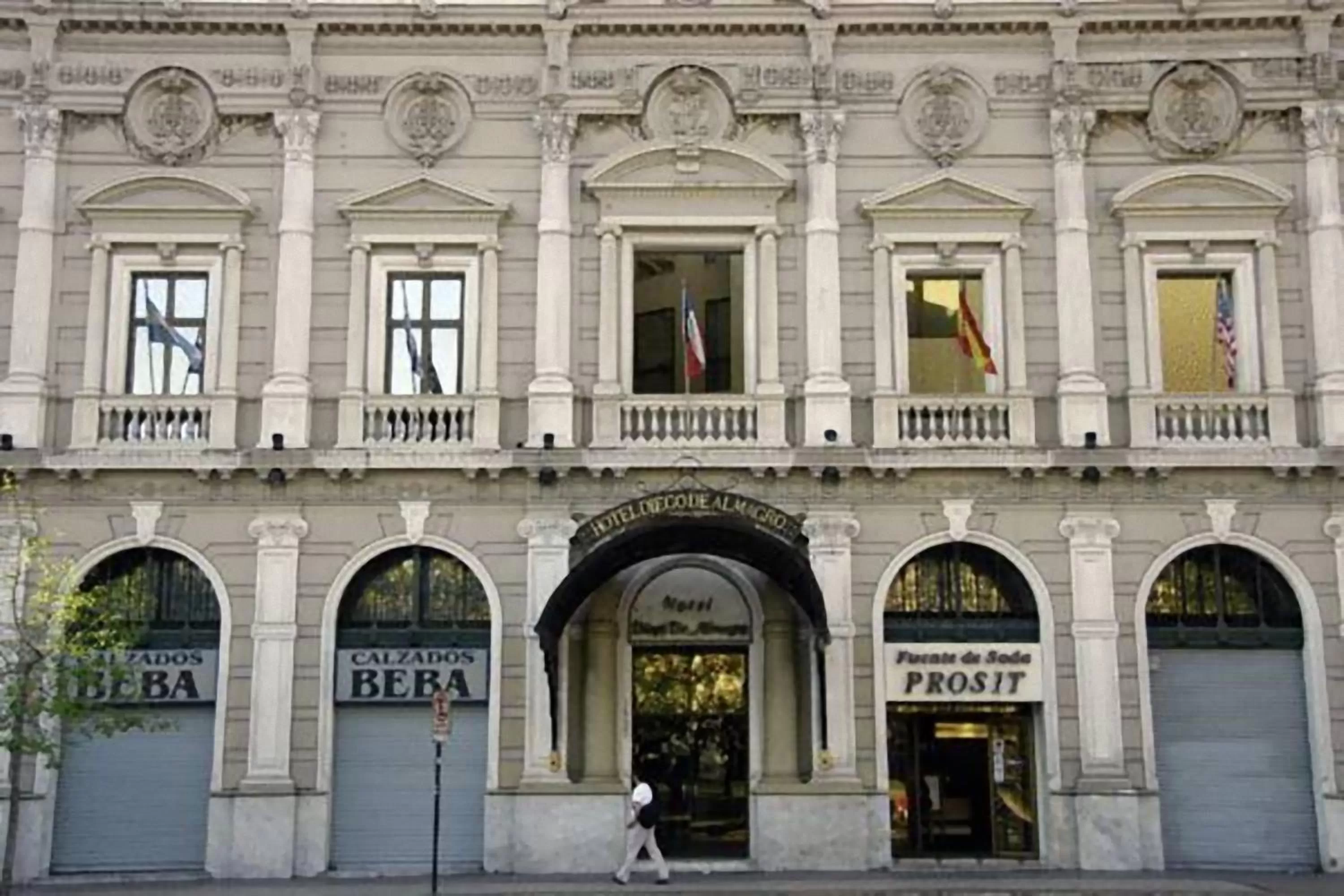 Facade/entrance in Hotel Diego de Almagro Santiago Centro
