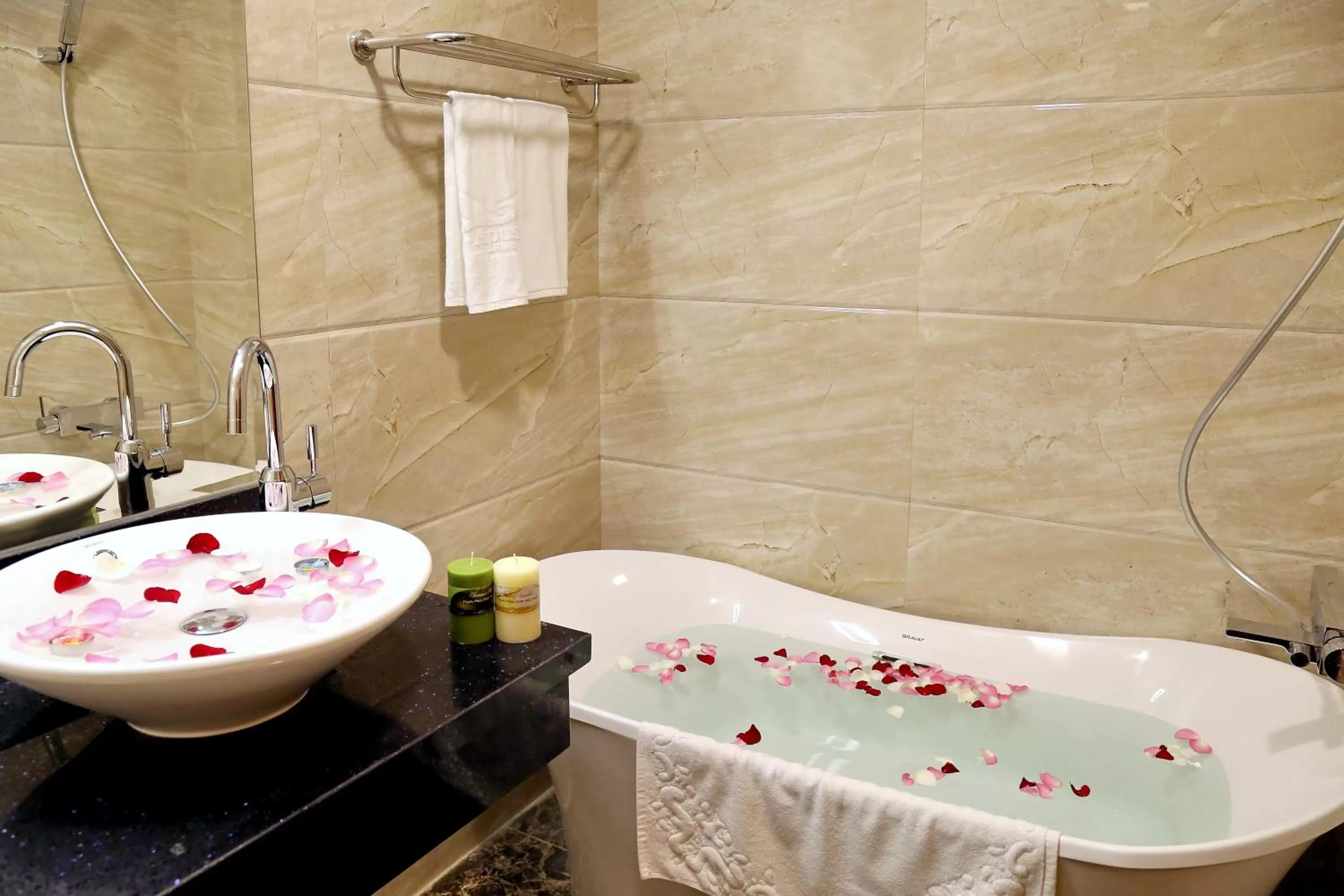 Bathroom in Apus Hotel