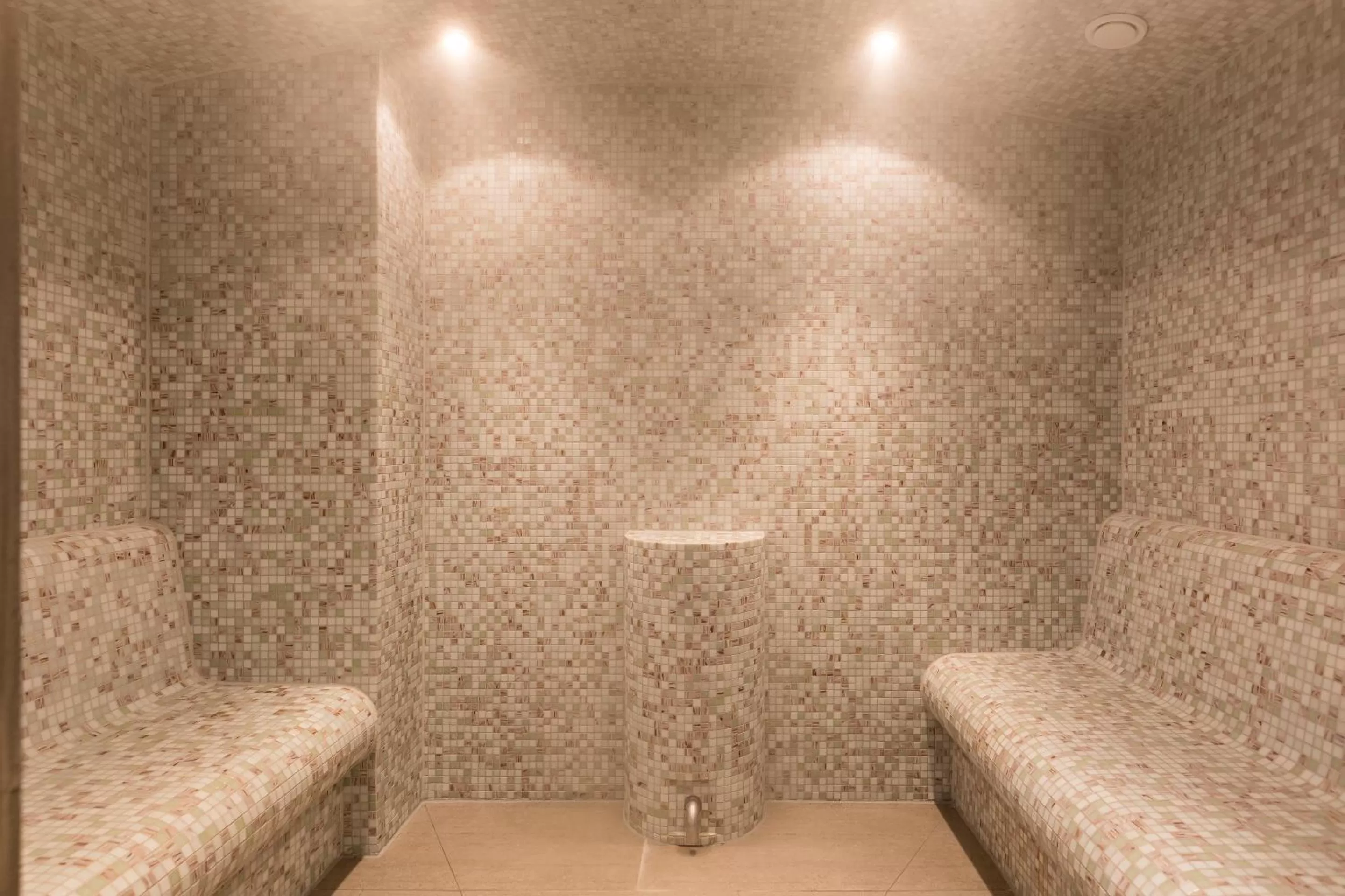 Massage, Bathroom in Easy Living