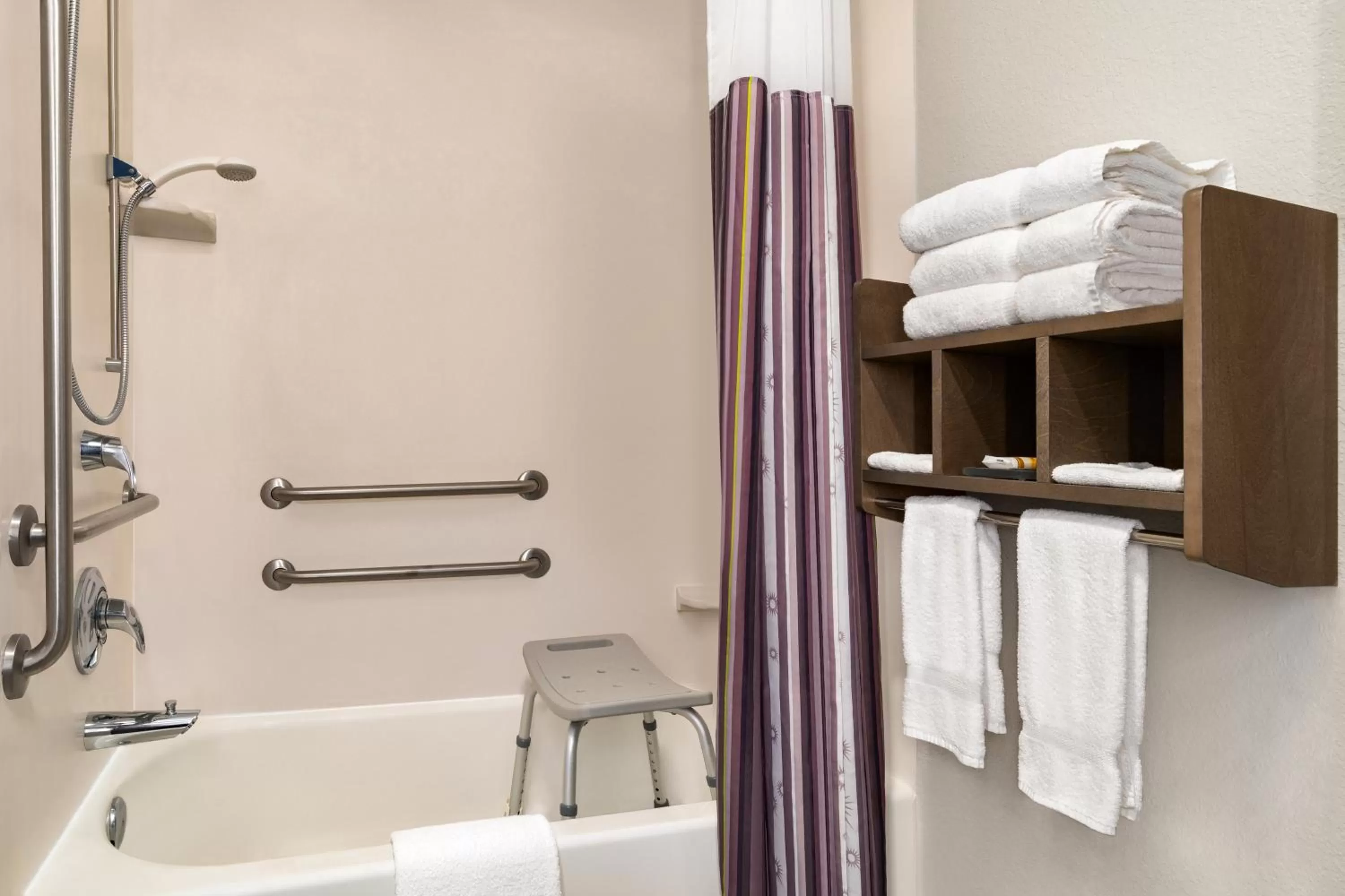 Bathroom in La Quinta Inn and Suites by Wyndham at WaTiki Waterpark