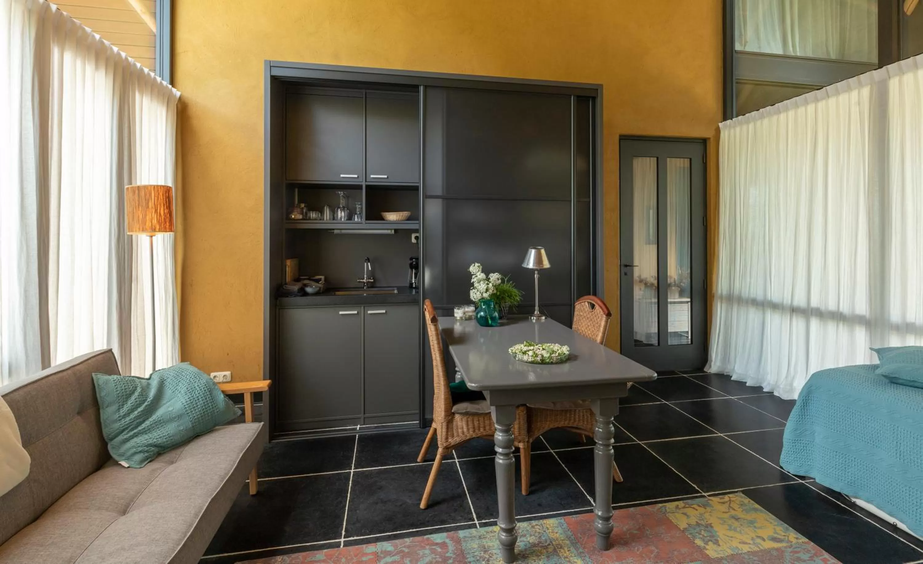 Dining Area in Bed and Breakfast Batenborg