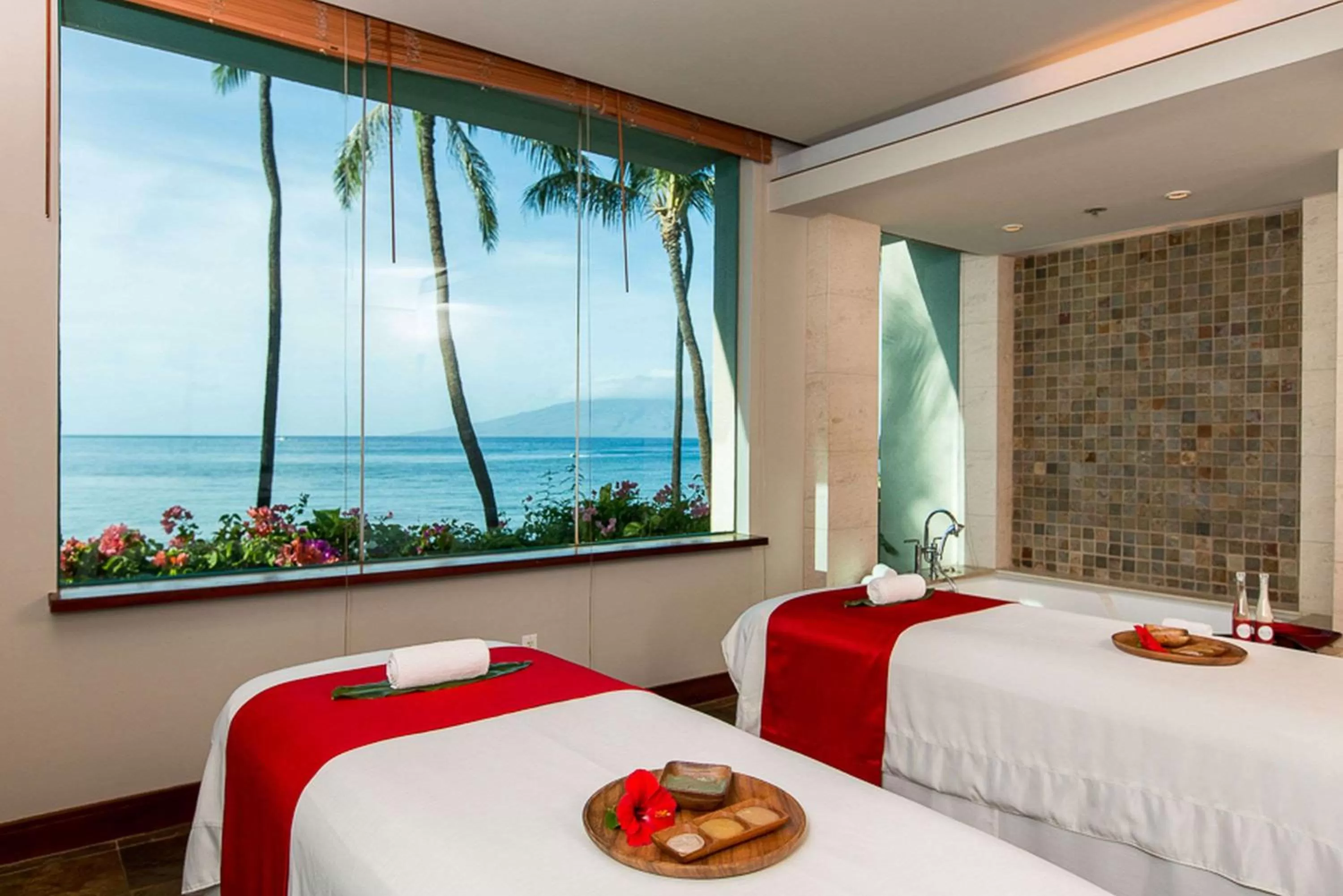 Spa and wellness centre/facilities, Bed in Hyatt Regency Maui Resort & Spa