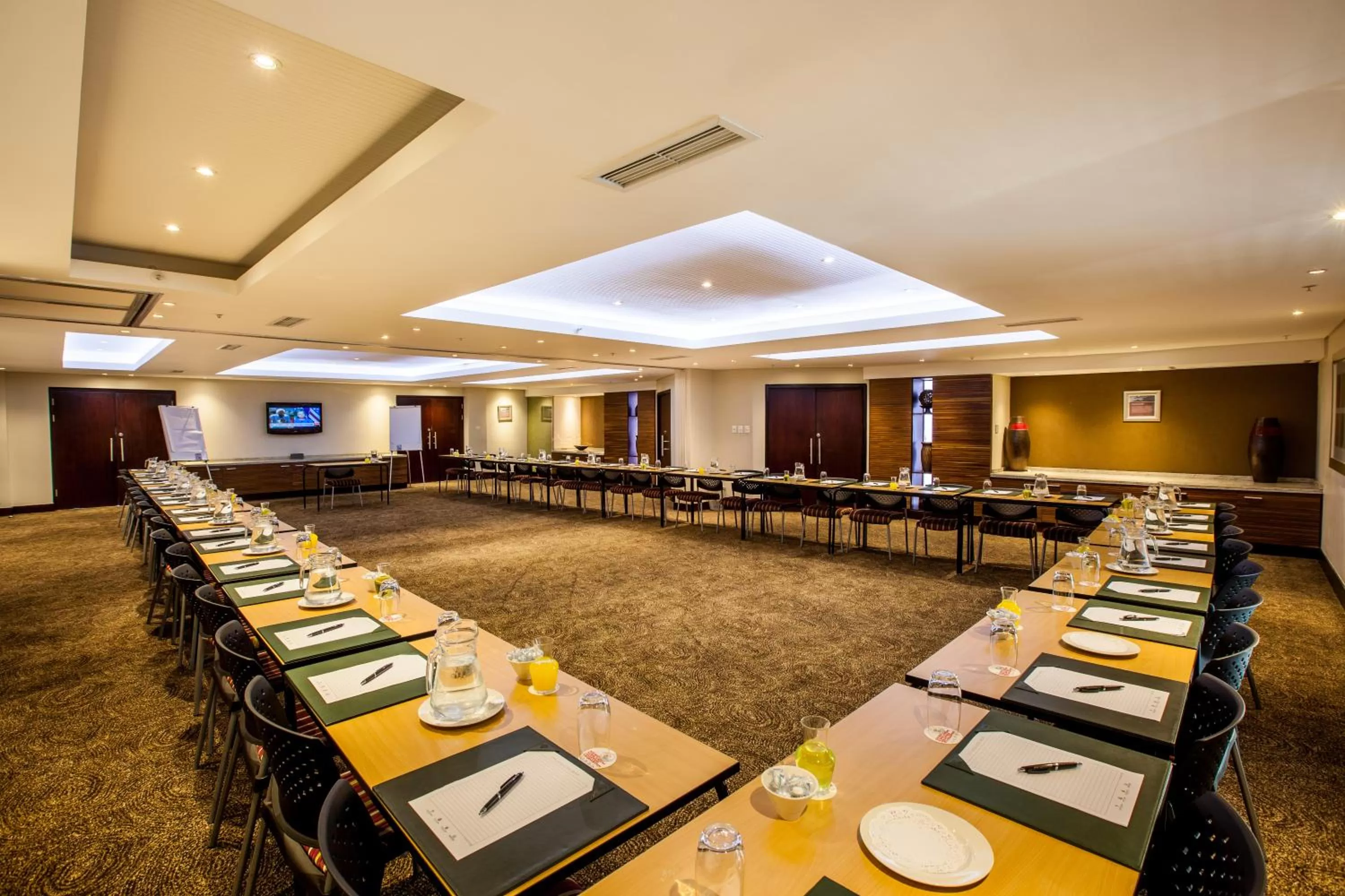 Meeting/conference room in City Lodge Hotel at OR Tambo International Airport