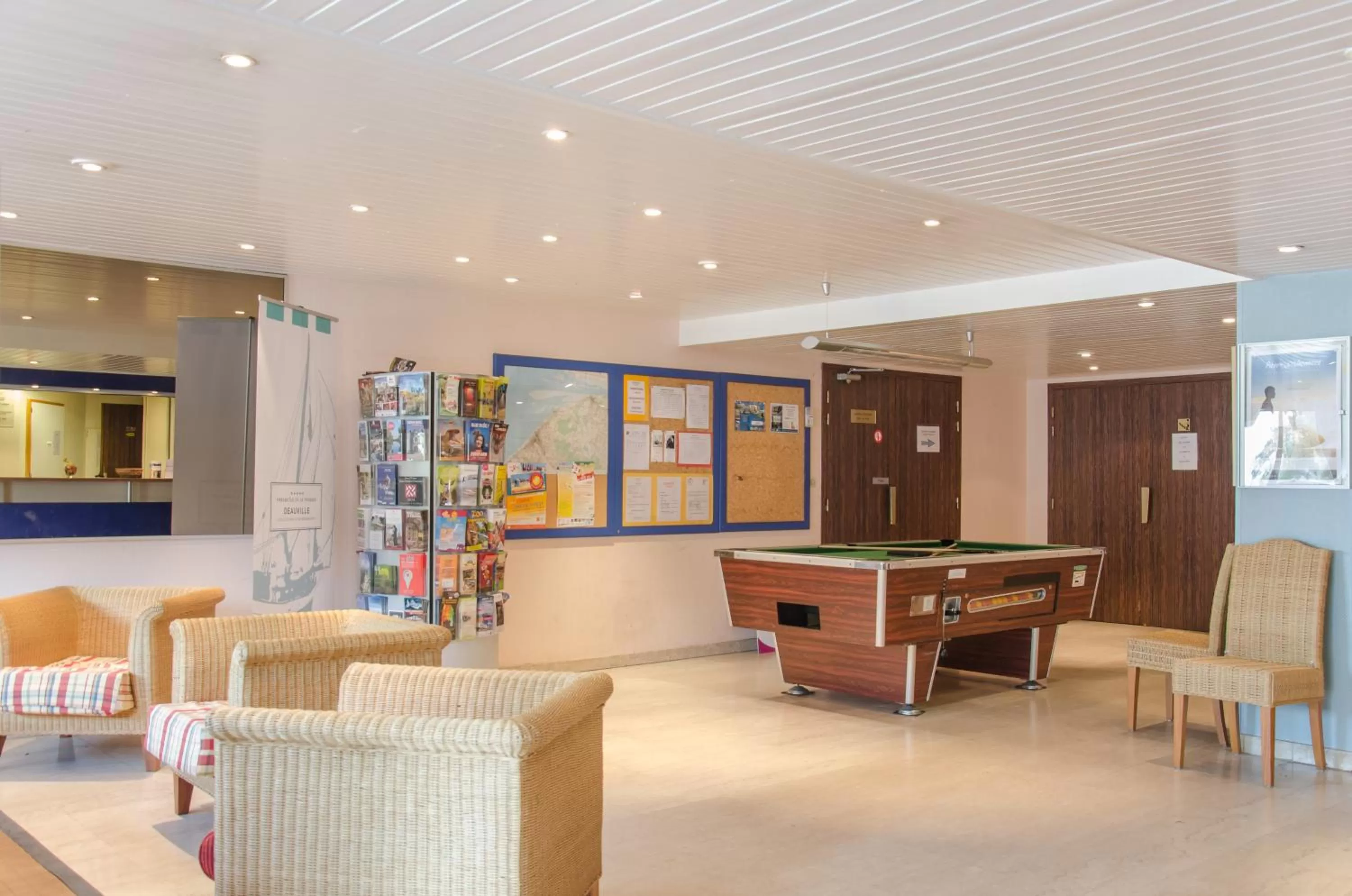 Communal lounge/ TV room in Résidence Pierre & Vacances Les Tamaris