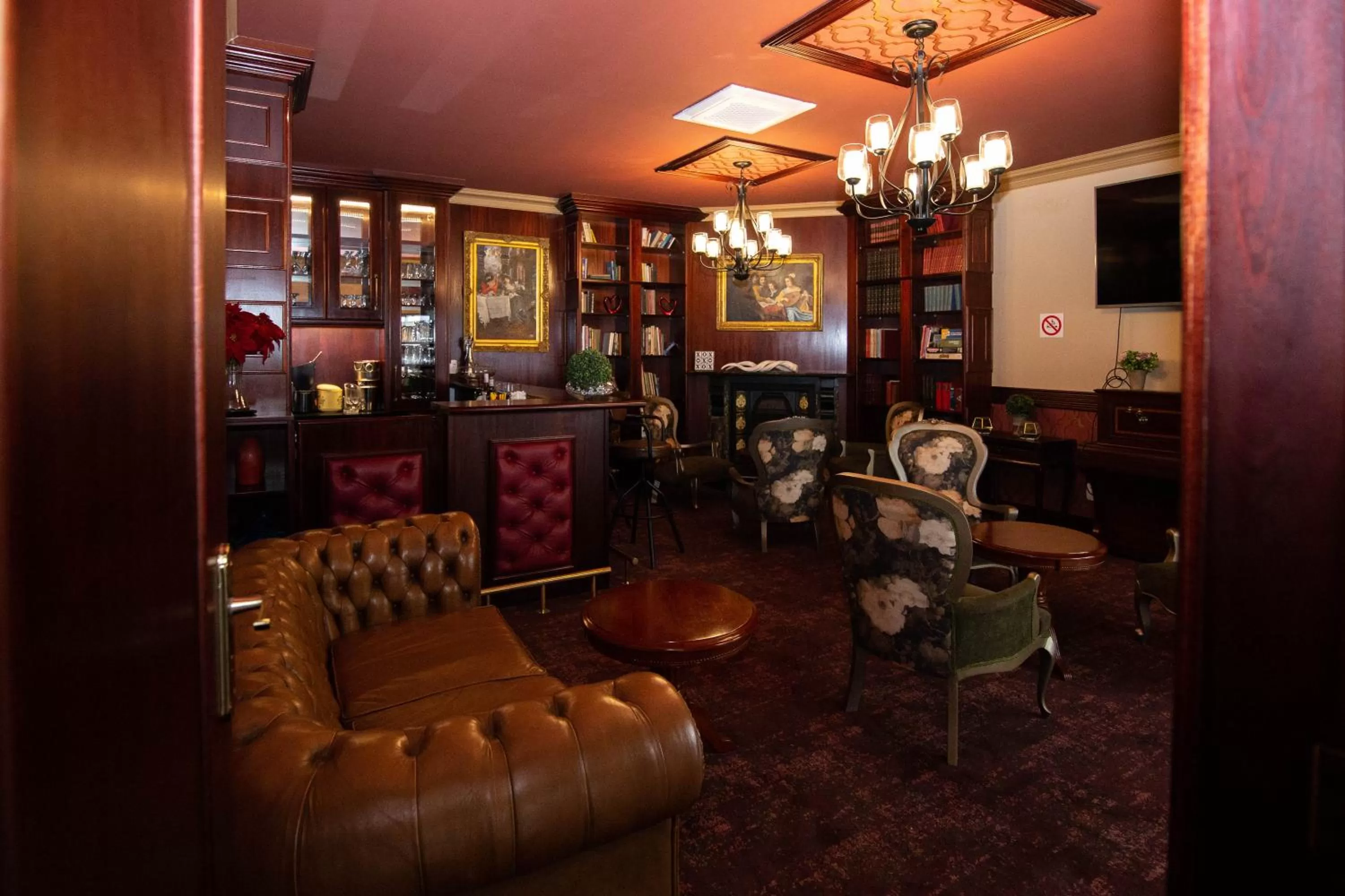 Communal lounge/ TV room in Milner House Kimberley