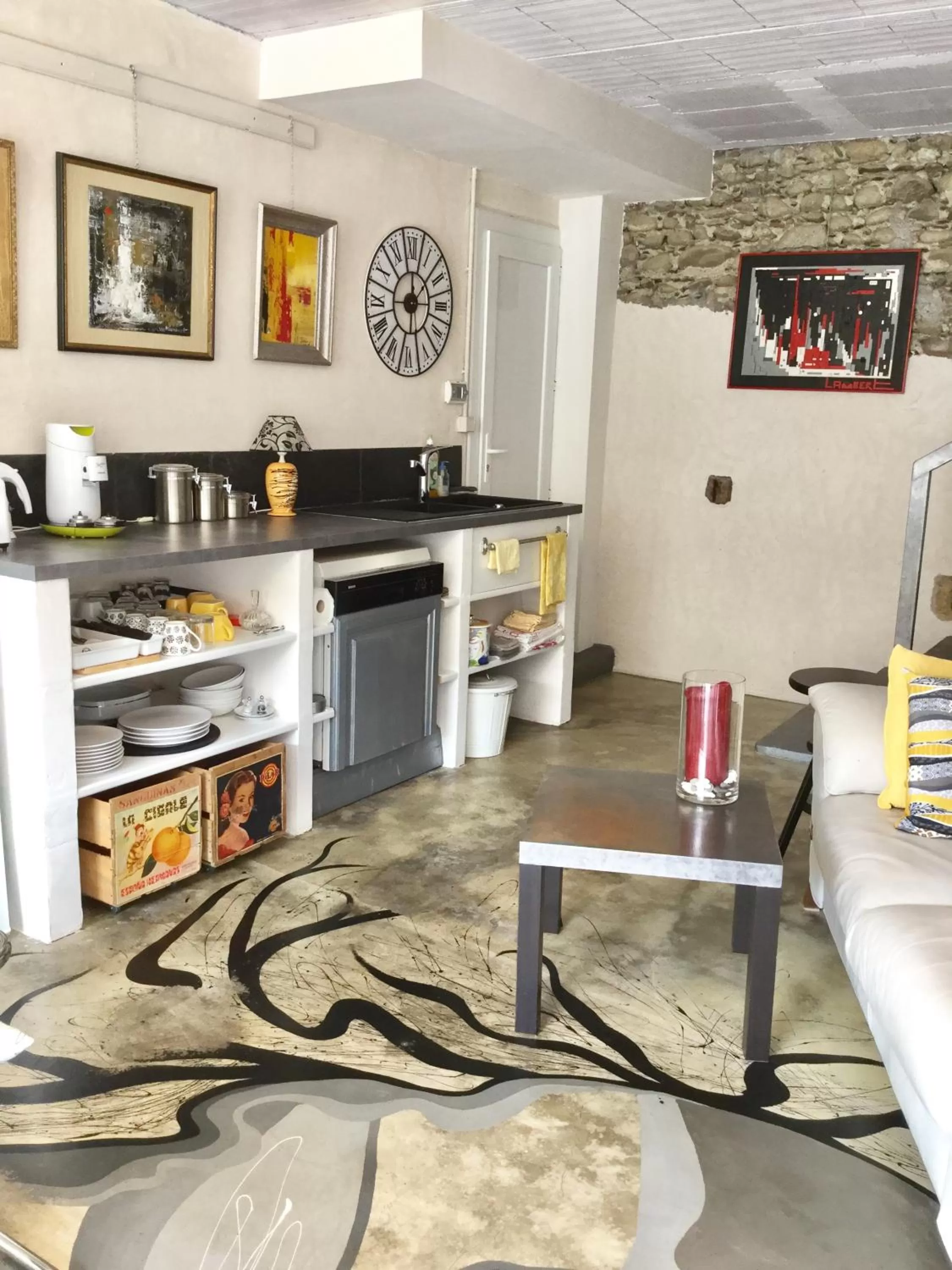 Coffee/tea facilities in Loft Atypique