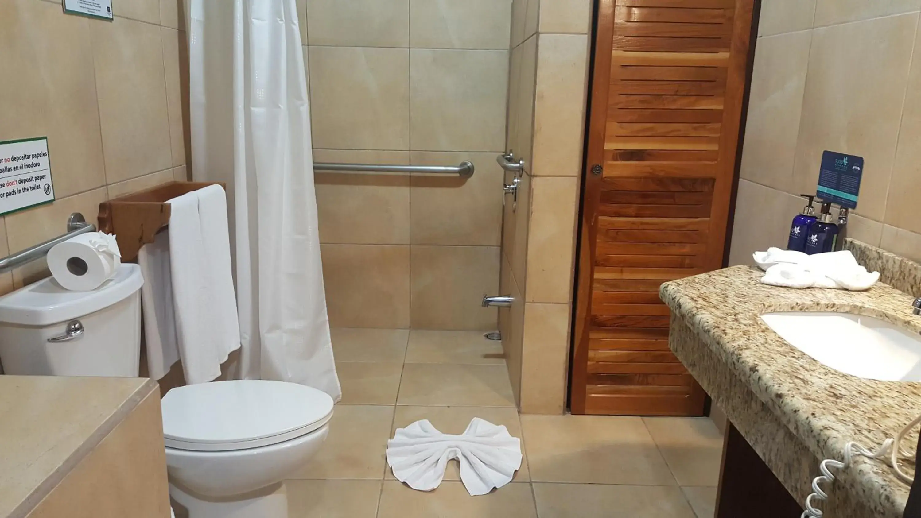 Superior Queen Room with Two Queen Beds in Trapp Family Lodge Monteverde Superior Queen Room with Two Queen Beds in Trapp Family Lodge Monteverde