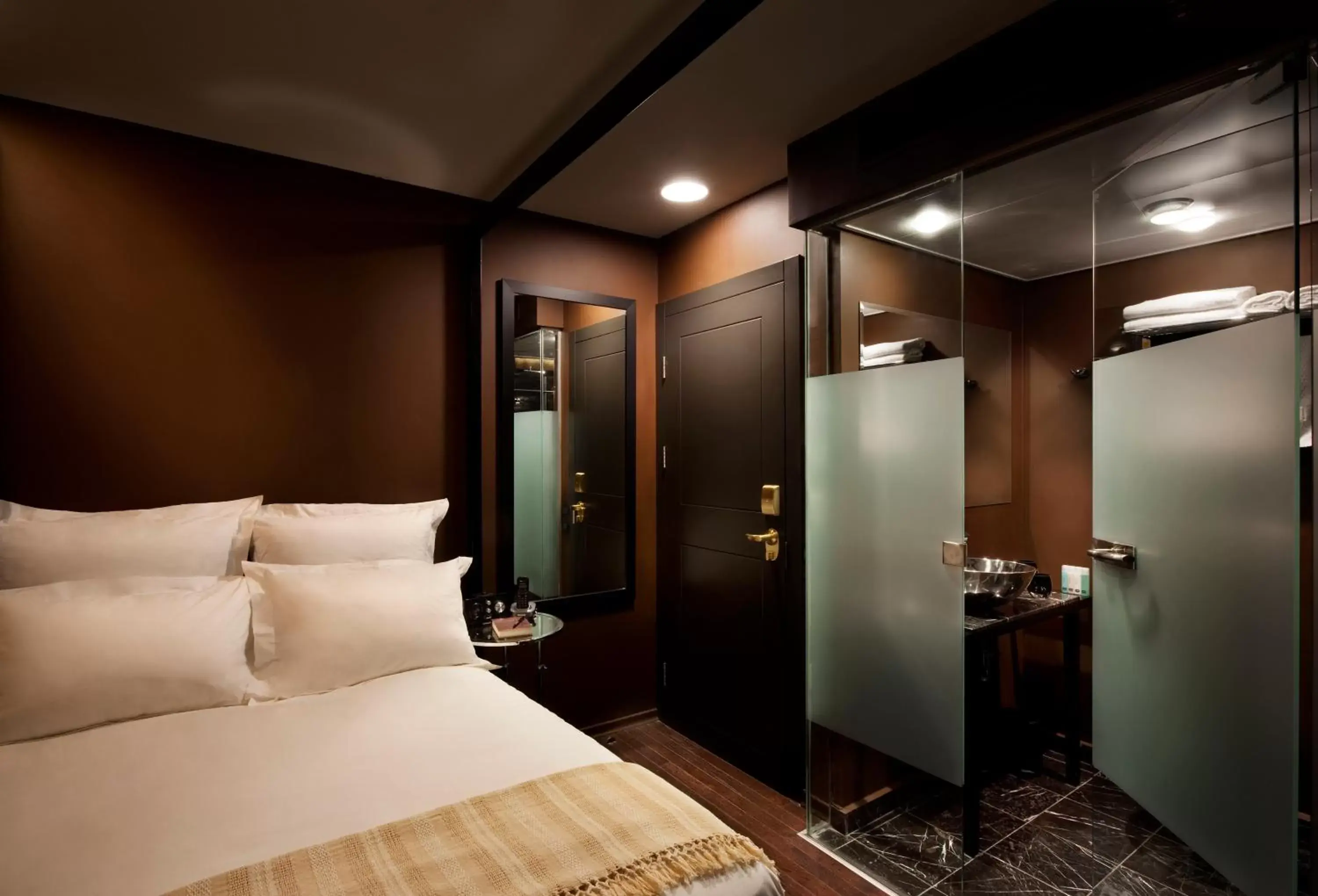 Standard Single Room in Brown TLV Urban Hotel a member of Brown Hotels Standard Single Room in Brown TLV Urban Hotel a member of Brown Hotels