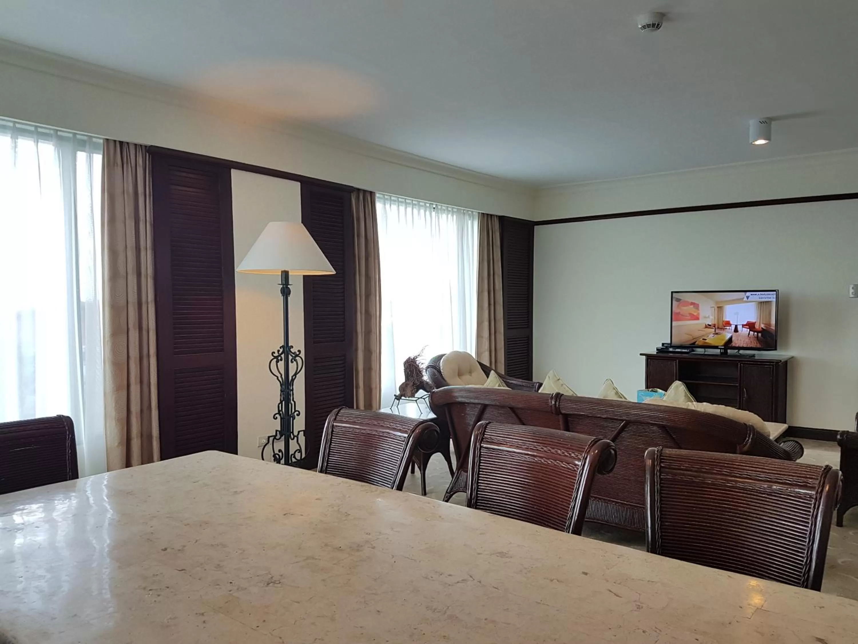 TV and multimedia in Waterfront Airport Hotel and Casino