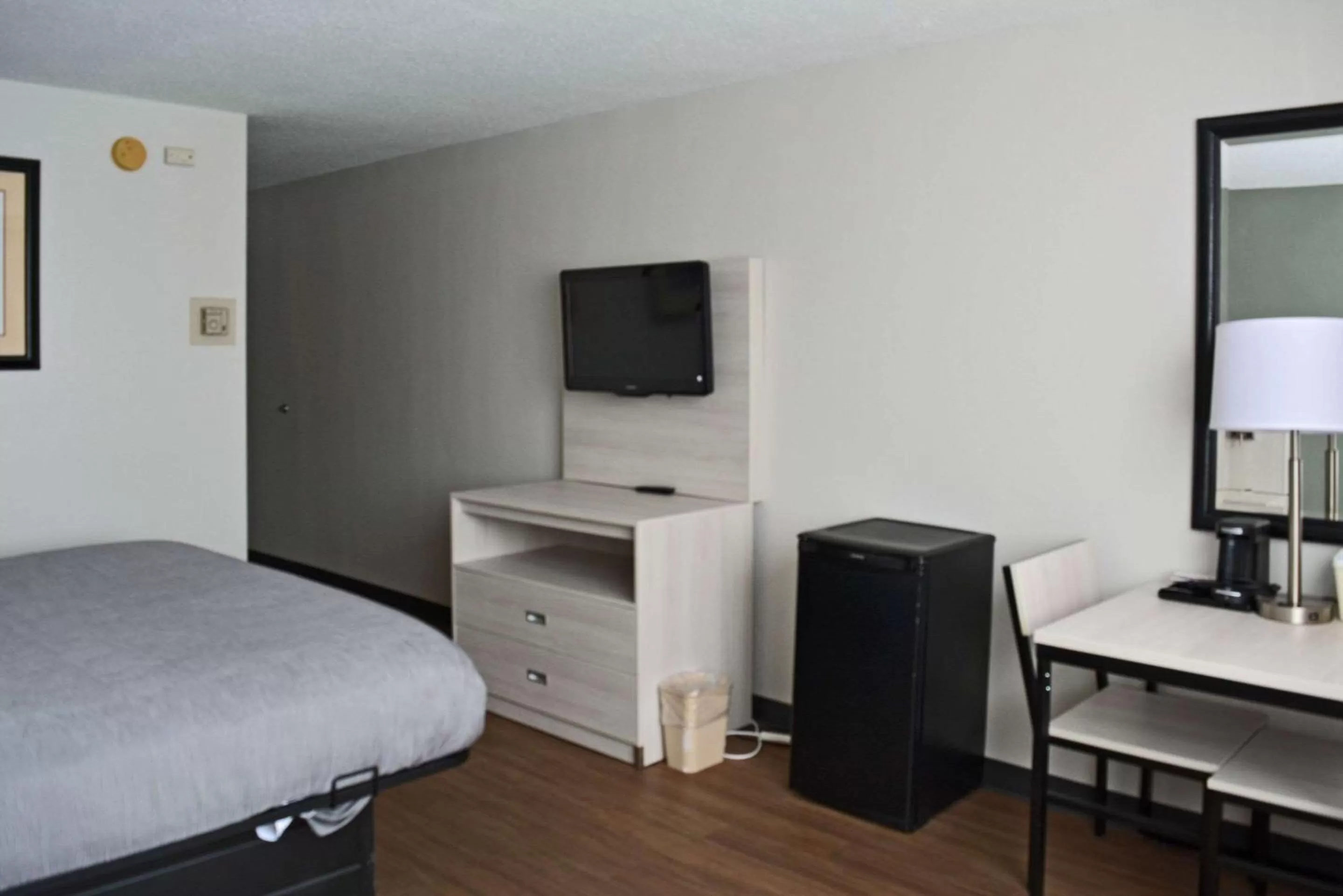 Bedroom, Bed in Quality Inn & Suites East Syracuse - Carrier Circle