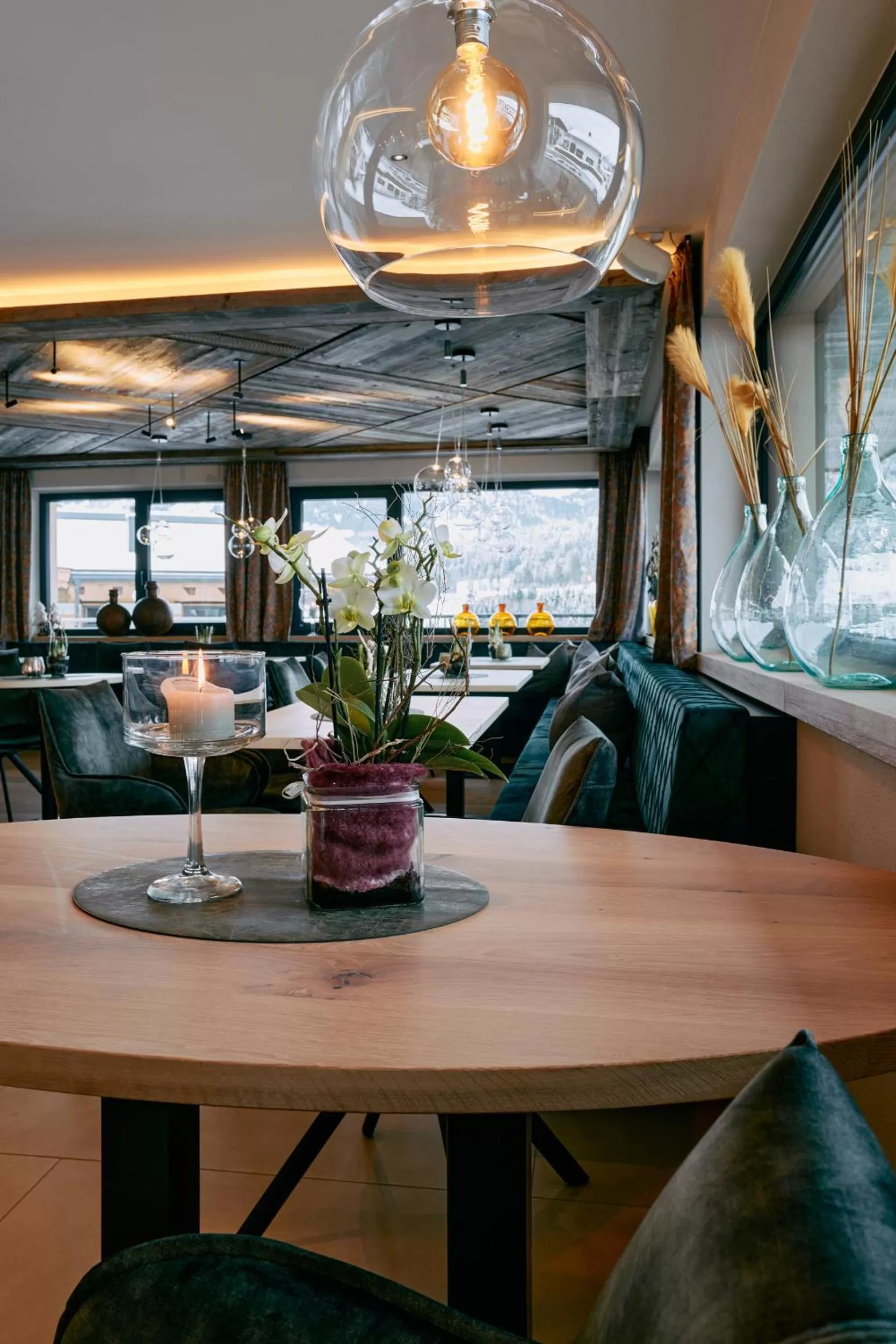 Restaurant/places to eat in Home suite home