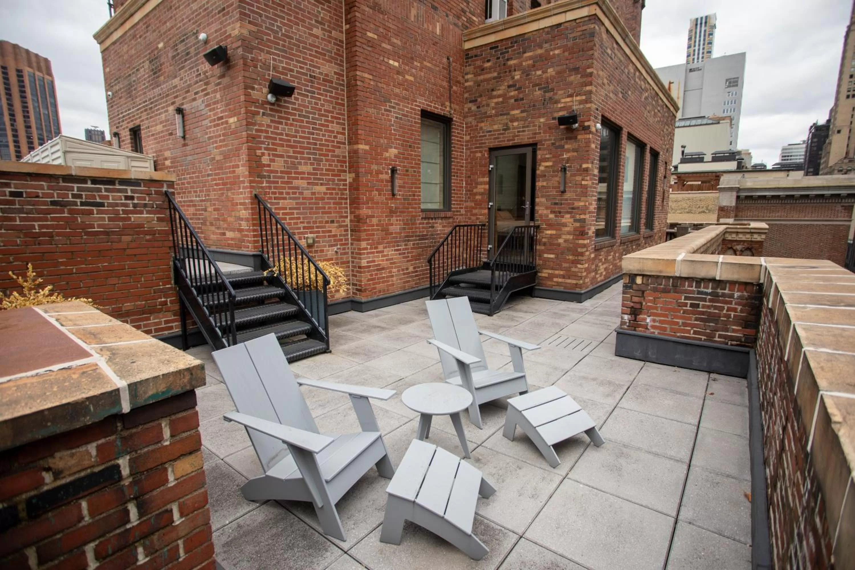 Balcony/Terrace in Lexington Plaza Hotel