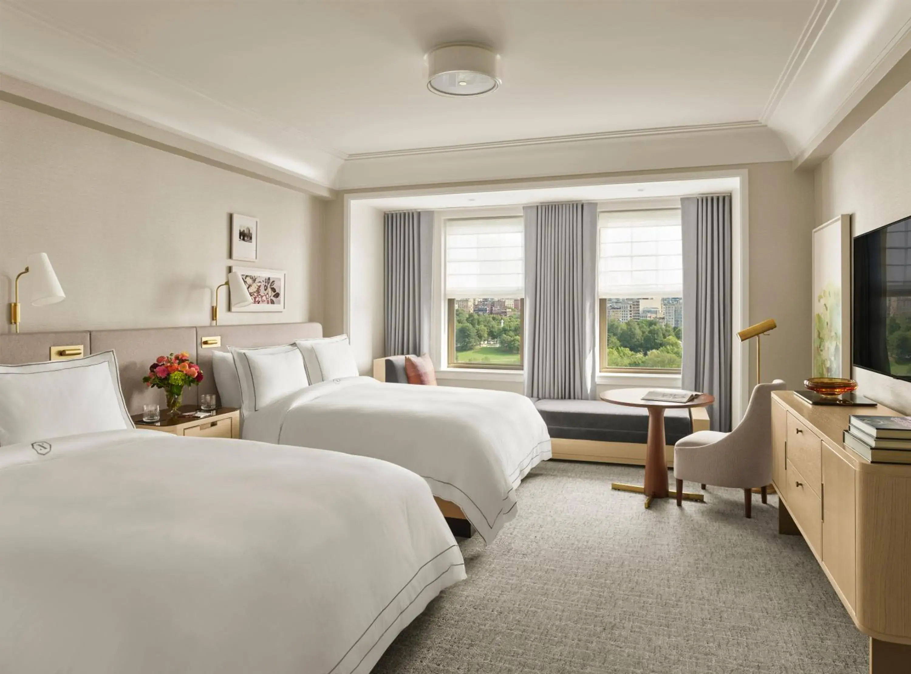 Two Queens with Park View in The Newbury Boston Two Queens with Park View in The Newbury Boston