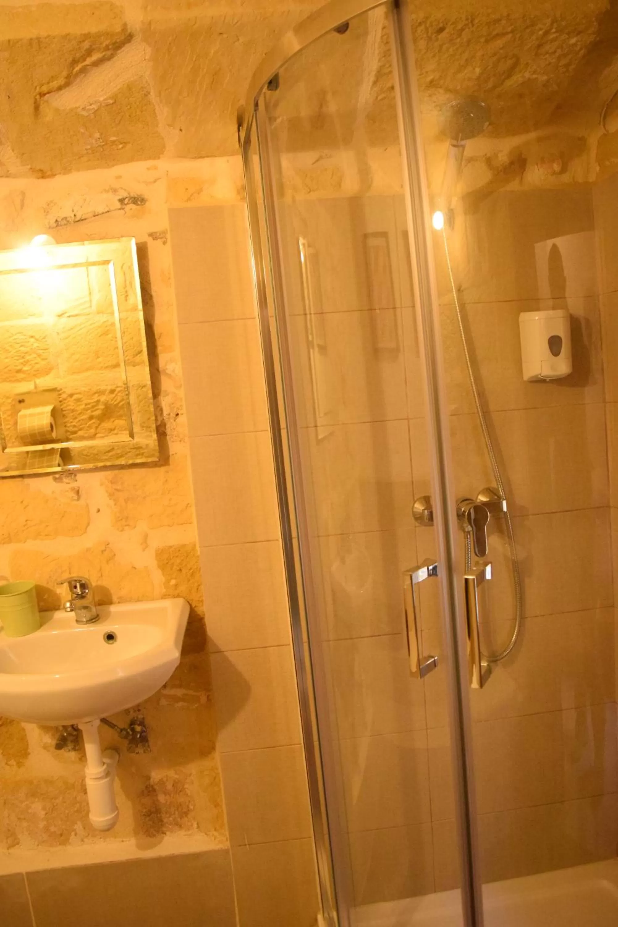 Photo of the whole room in St George of Lydda B&B