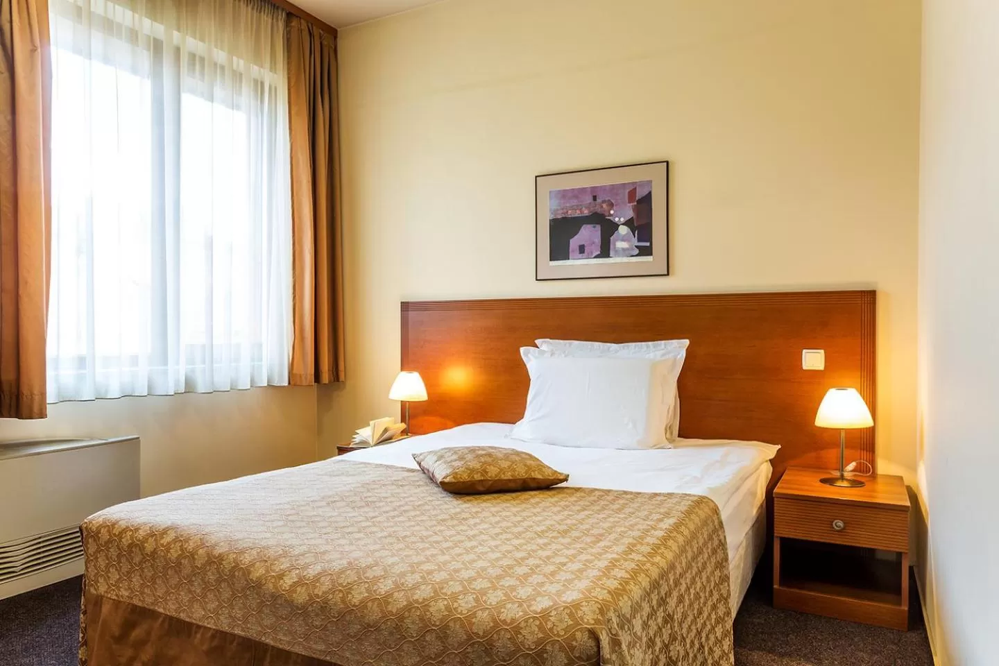 Bed in Sofia Place Hotel by HMG