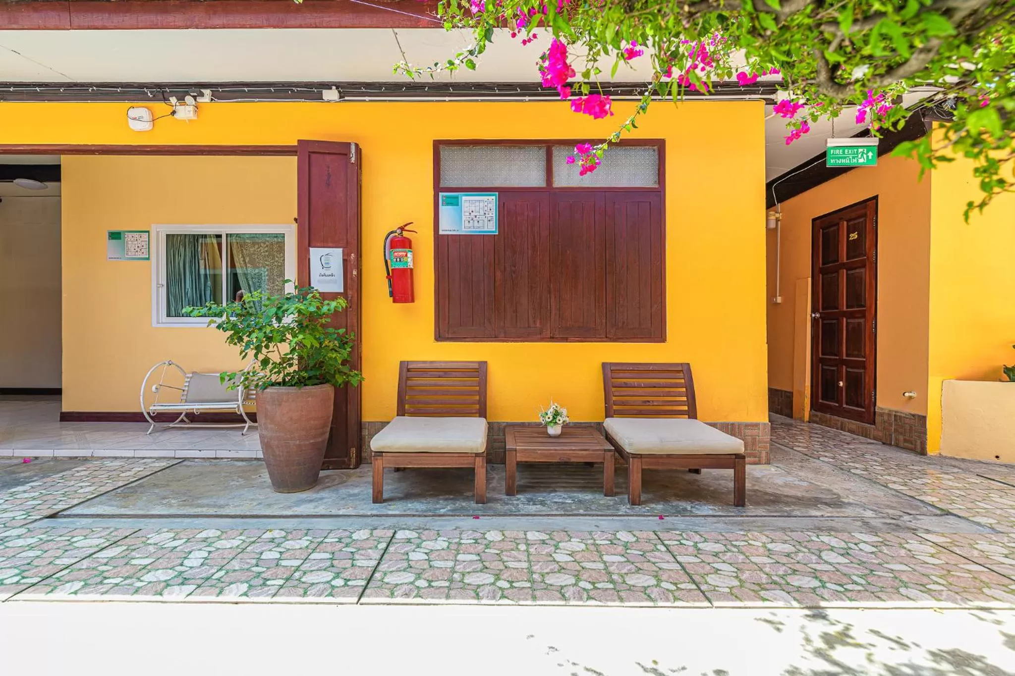 Facade/entrance in MANDARIN LODGE by victor