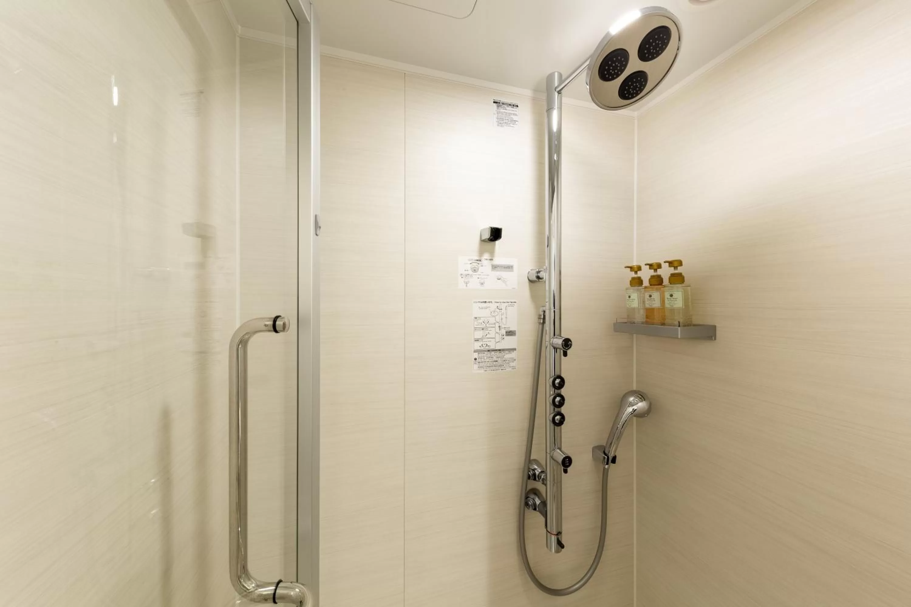 Shower in The OneFive Kyoto Shijo