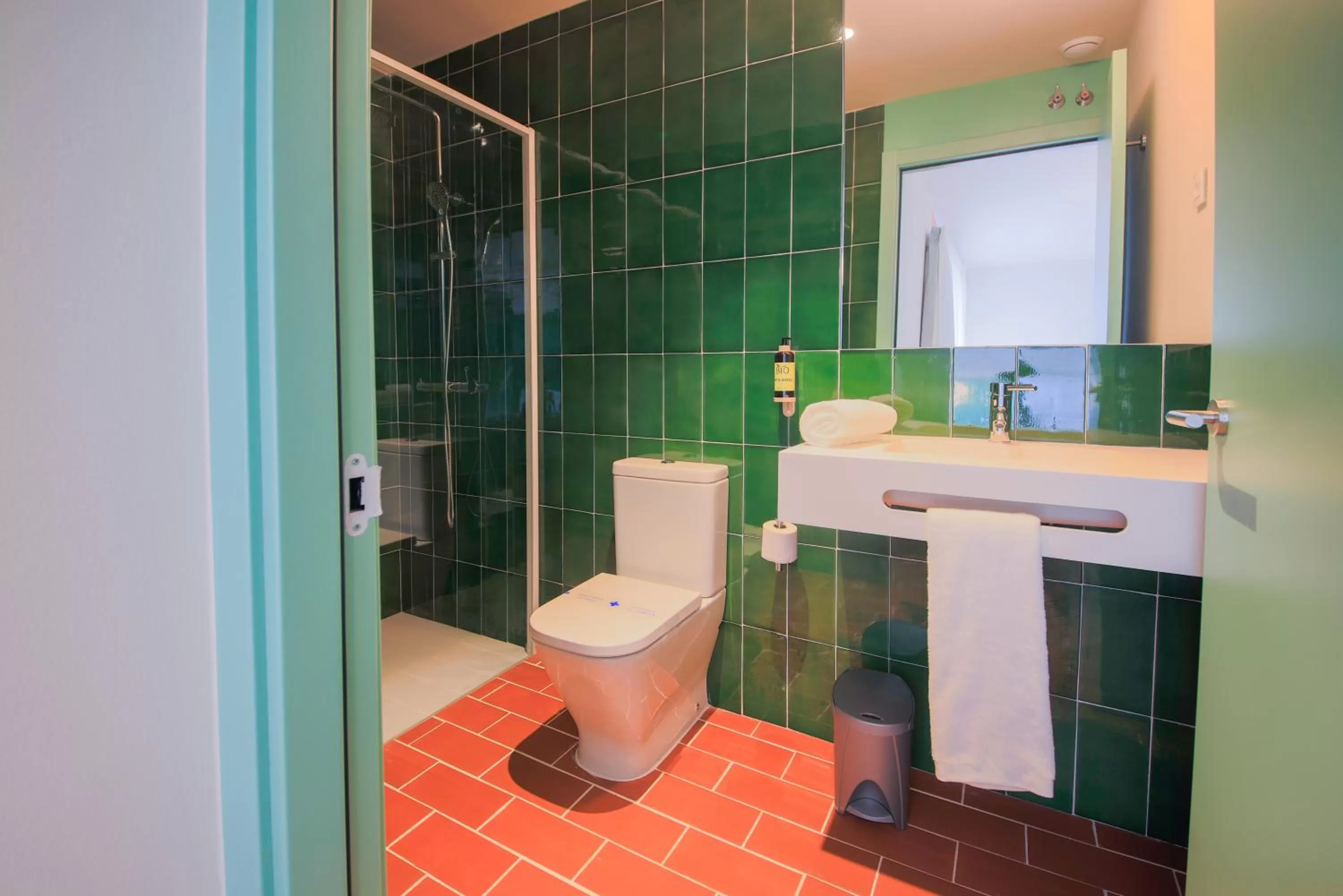 Shower in Terra Aurea Aparthotel