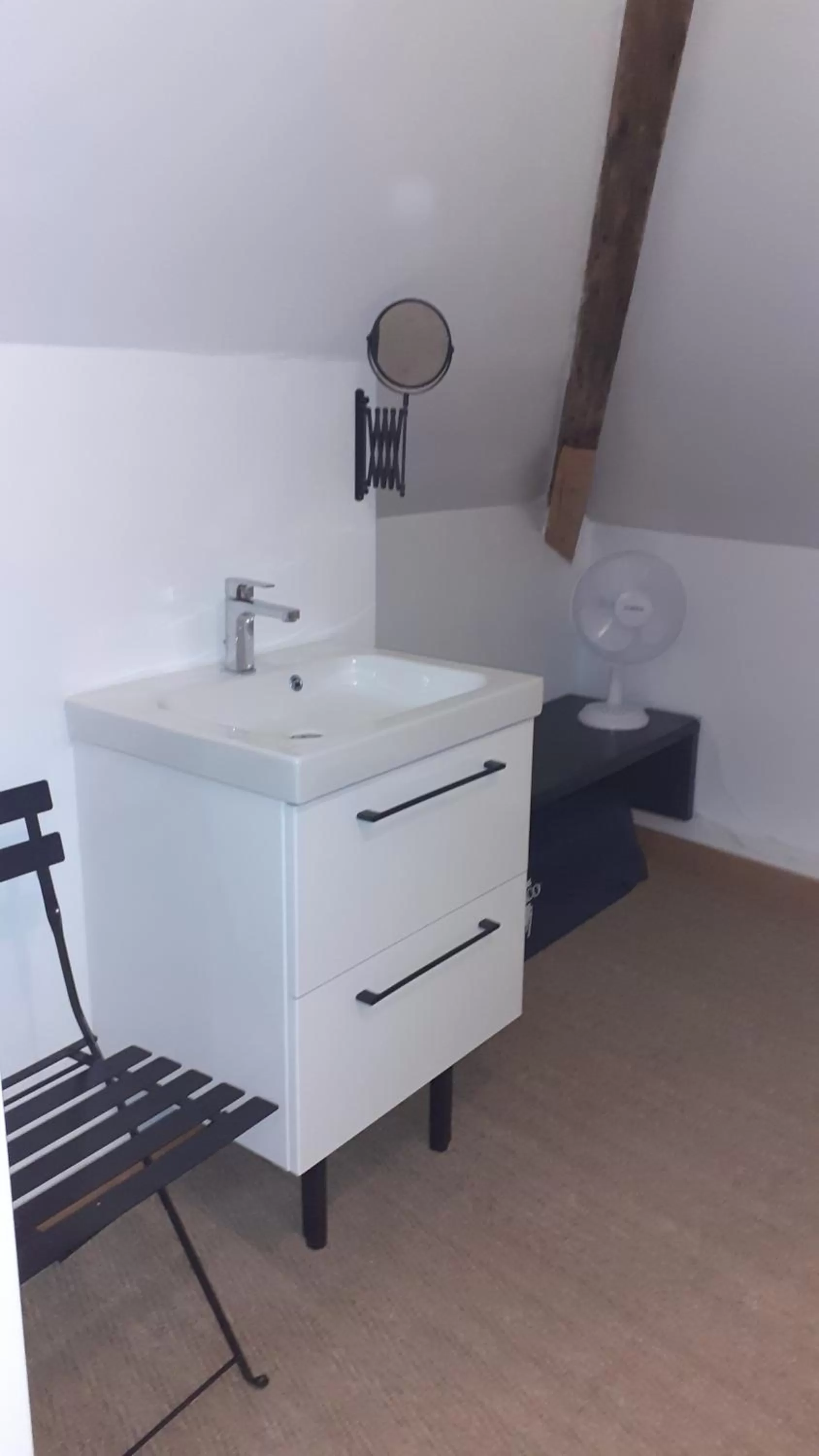 Bathroom in Jules Verne