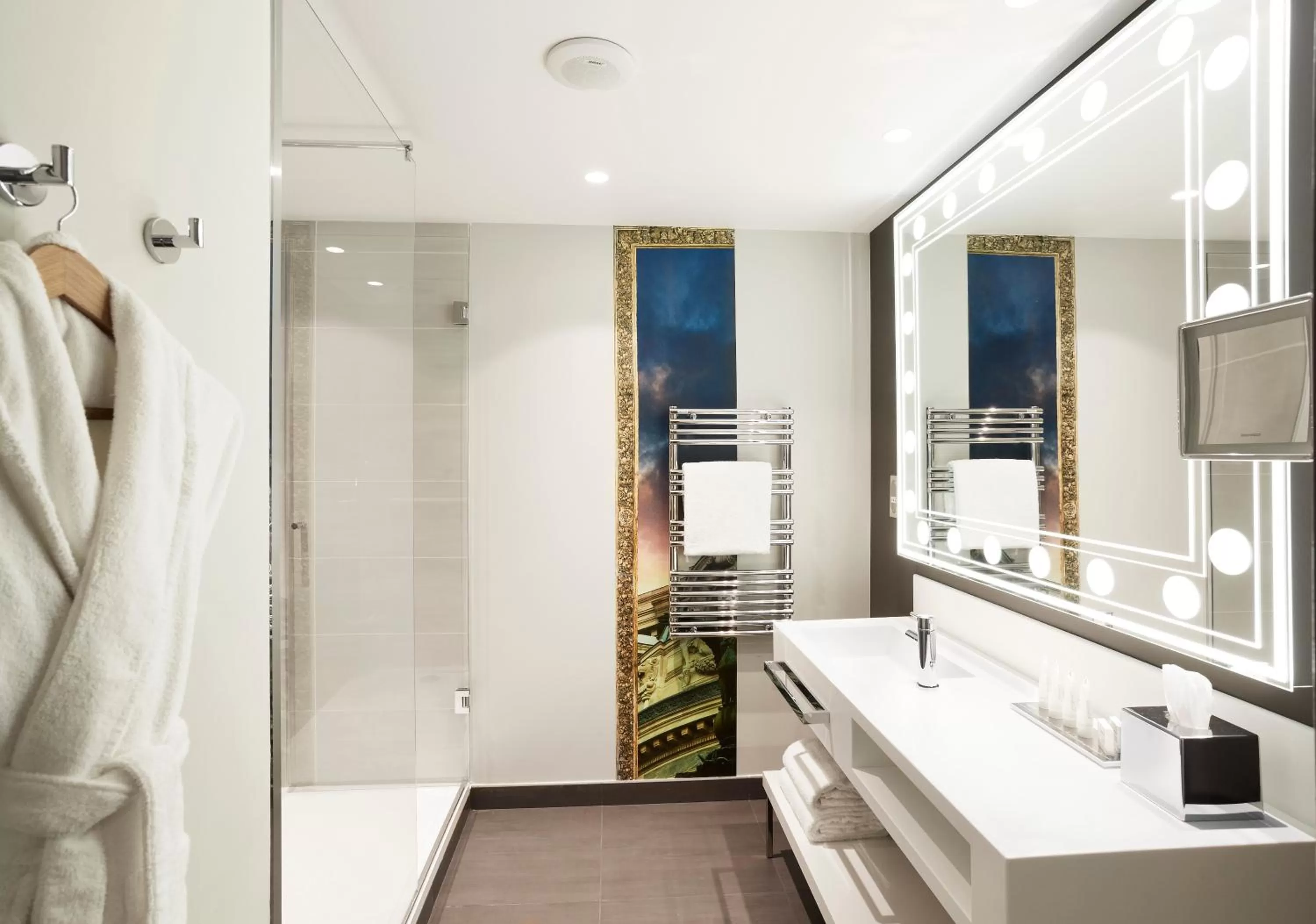 Photo of the whole room in Hotel Indigo Paris - Opera by IHG