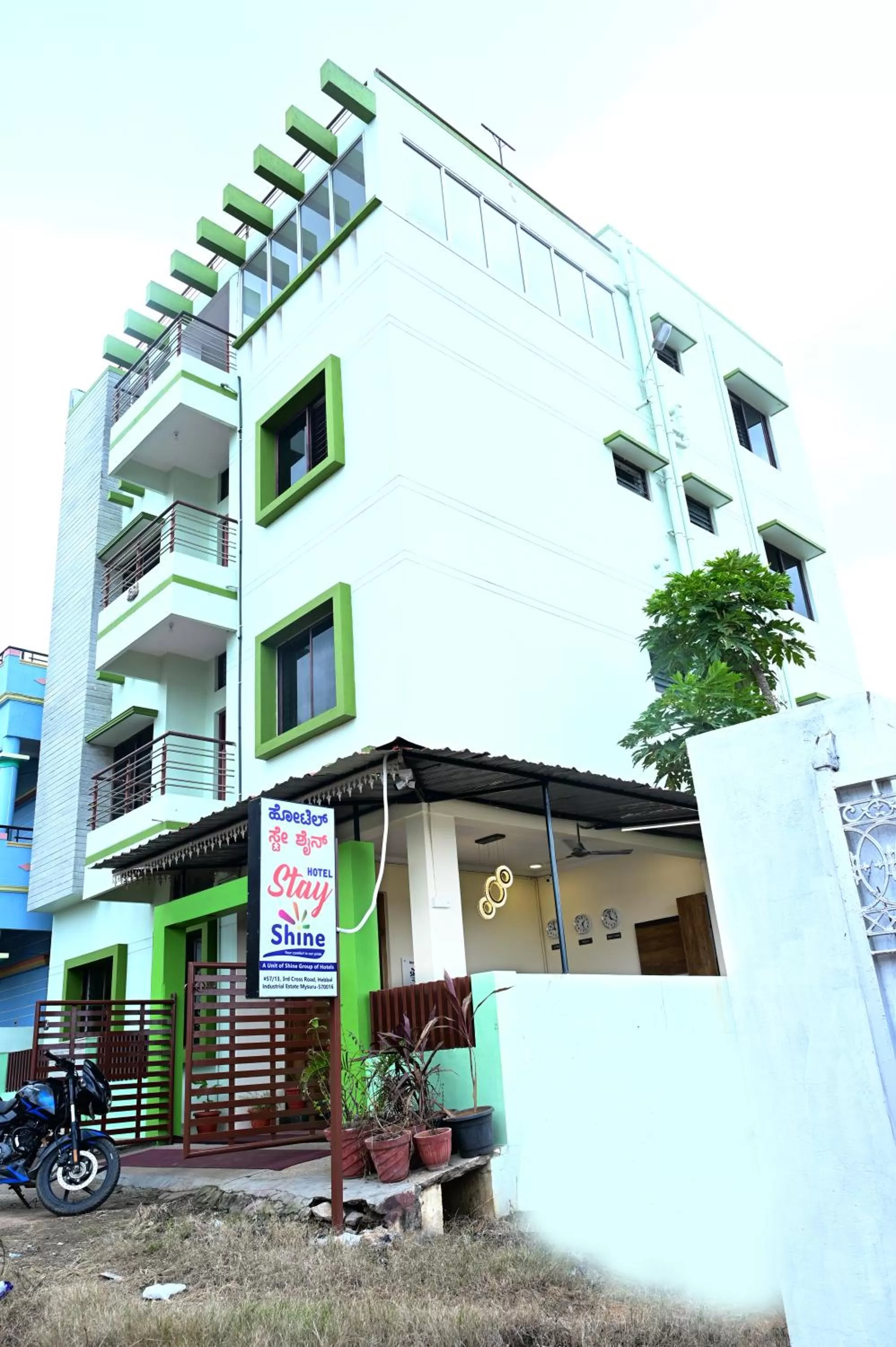 Property building in Hotel Stay Shine