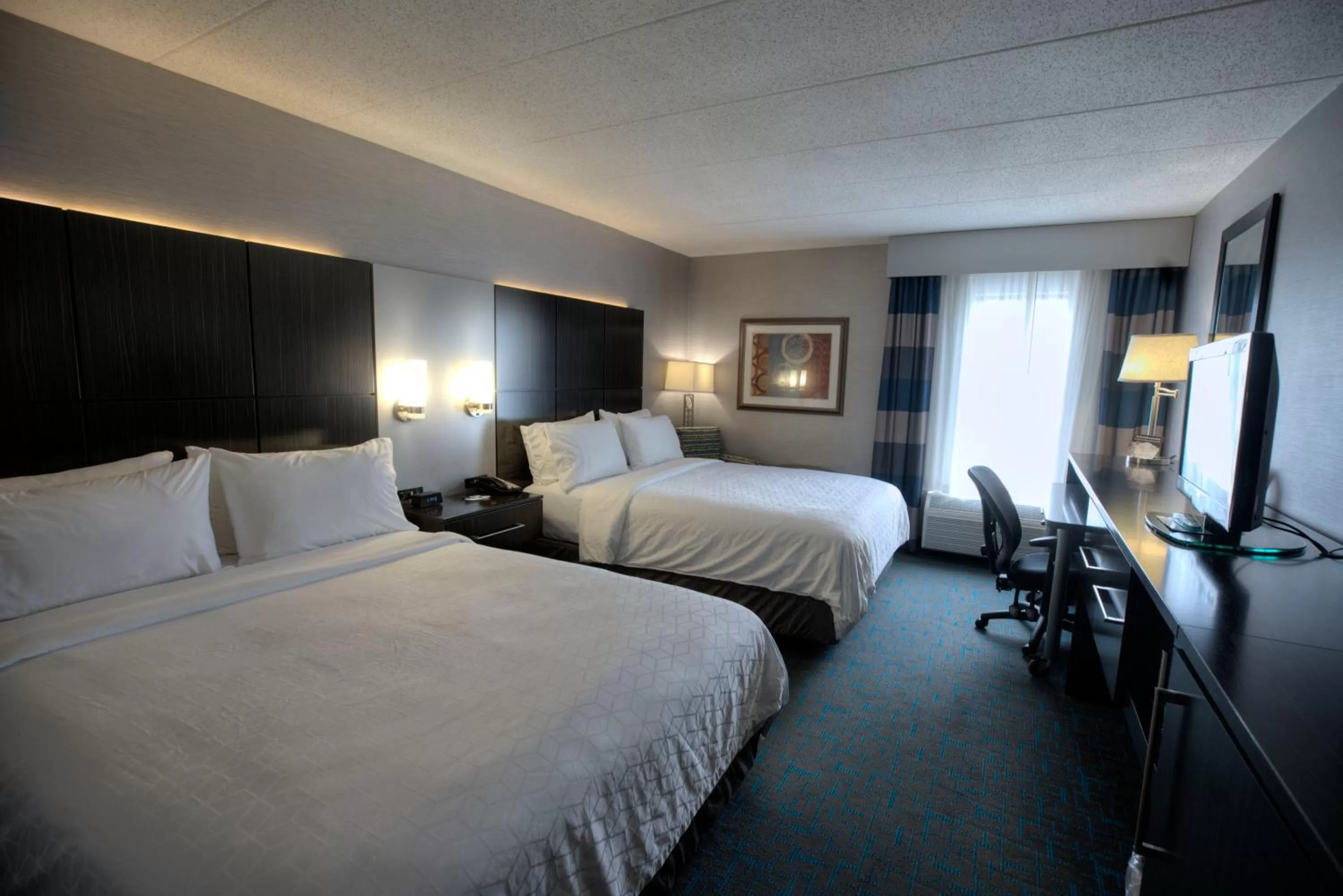 Photo of the whole room, Bed in Holiday Inn Express Janesville-I-90 & US Highway 14 by IHG