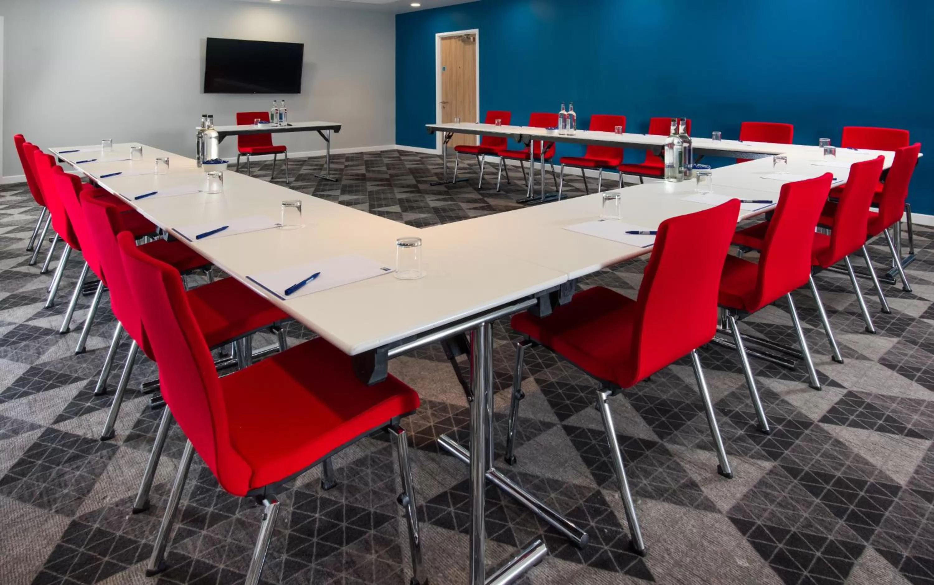 Meeting/conference room in Holiday Inn Express Portsmouth – North by IHG