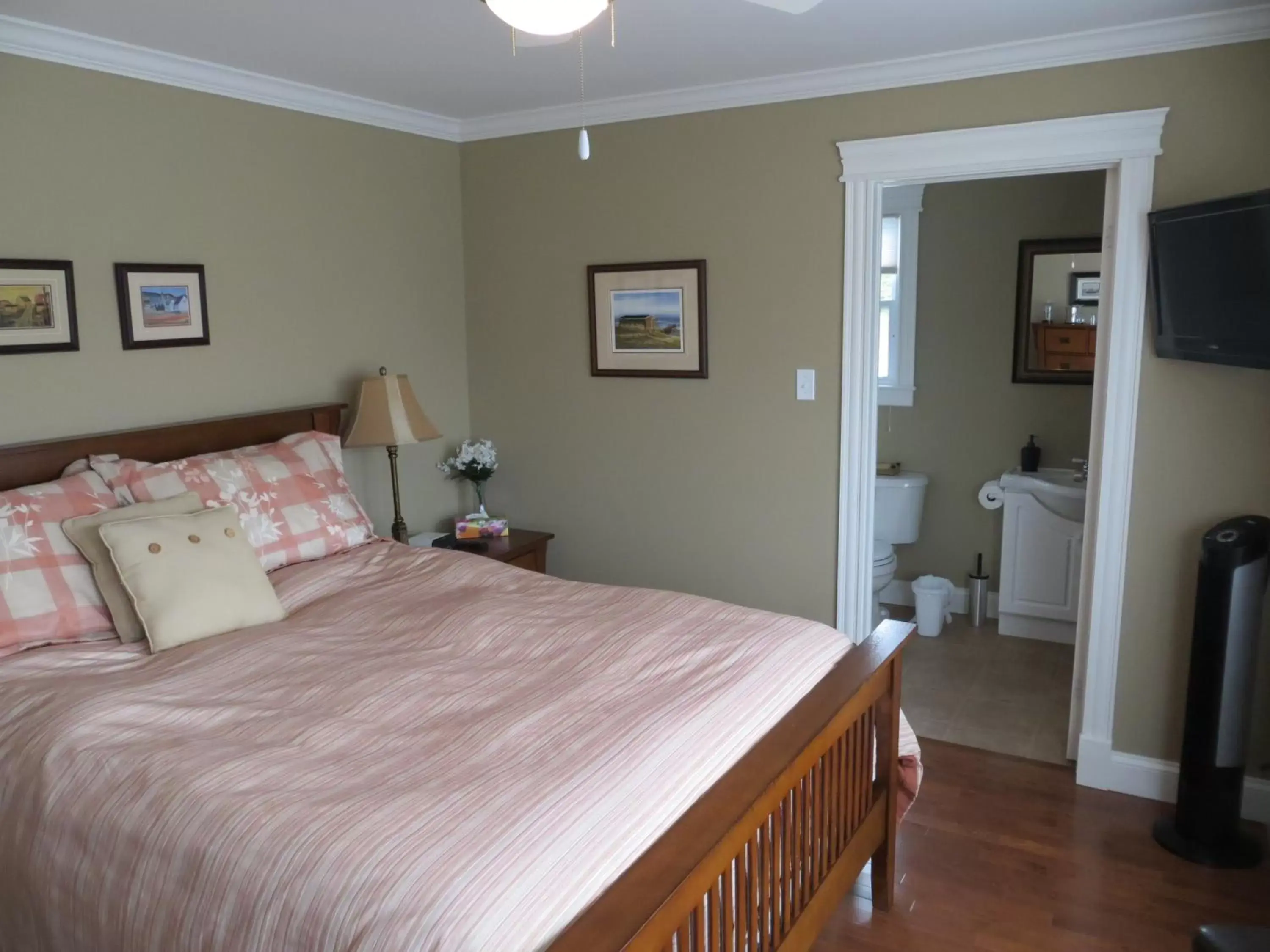 Double Room in Lancaster Inn B&B Double Room in Lancaster Inn B&B